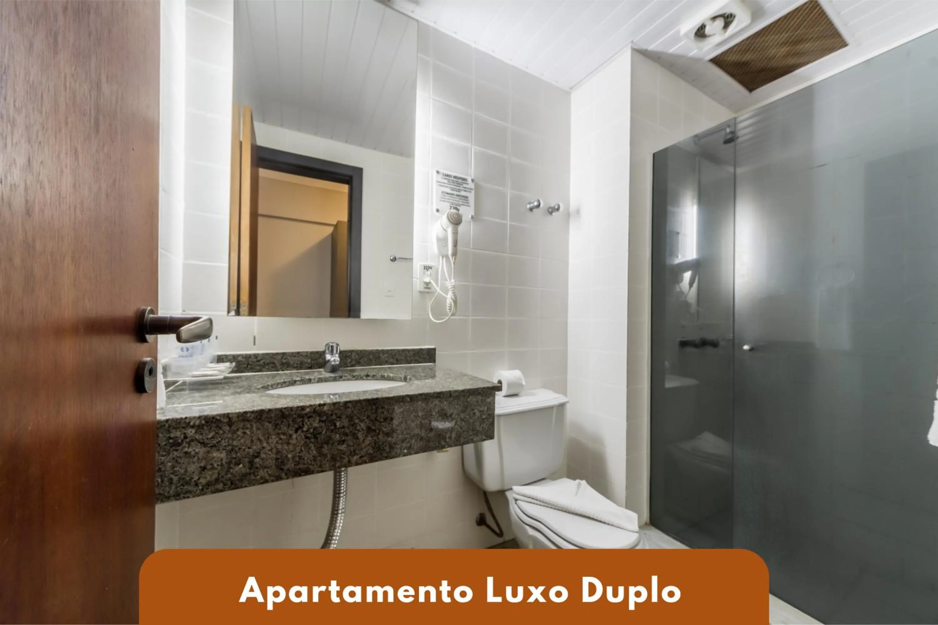 Bathroom in Camboriú Praia Hotel