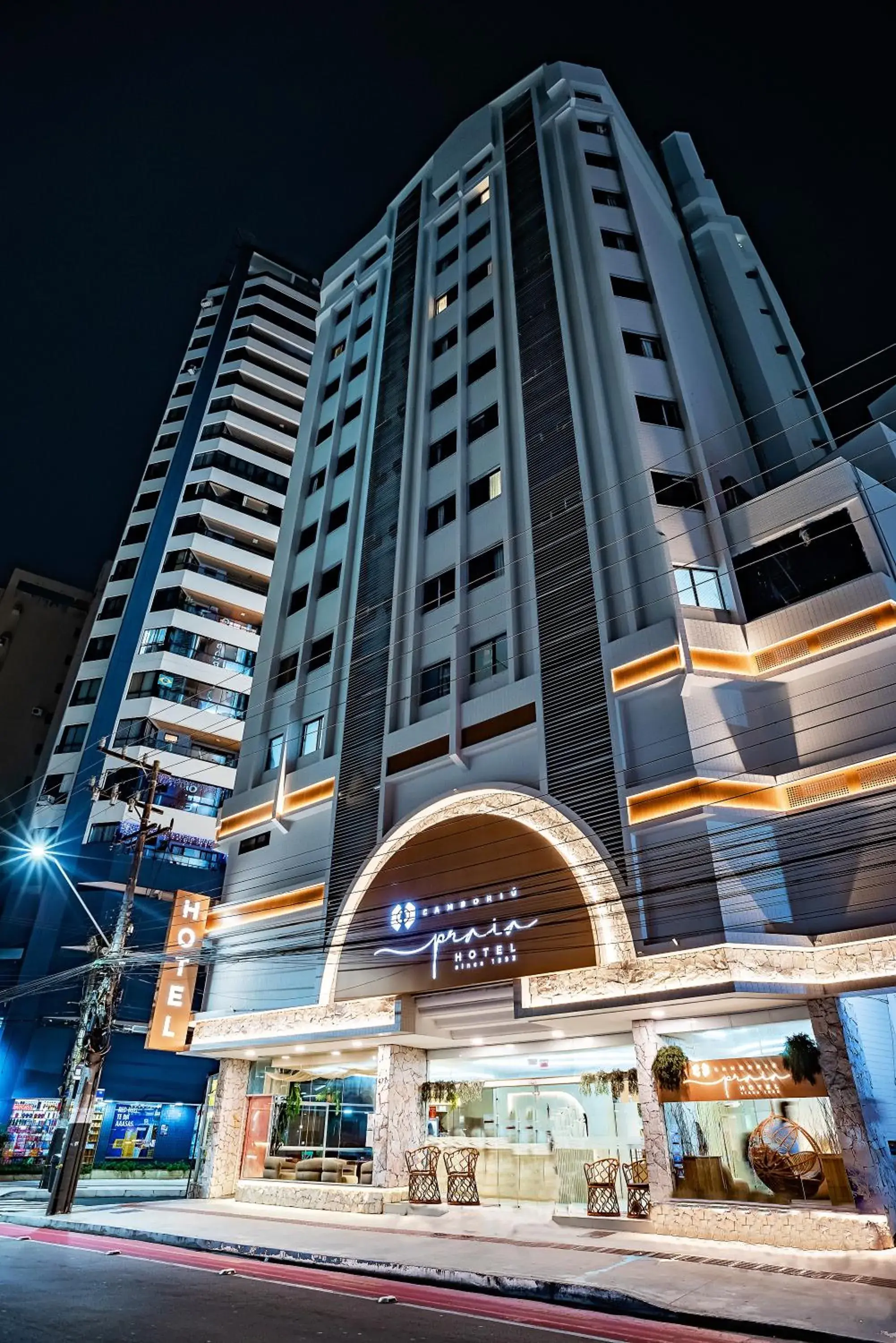 Property building in Camboriú Praia Hotel Property building in Camboriú Praia Hotel