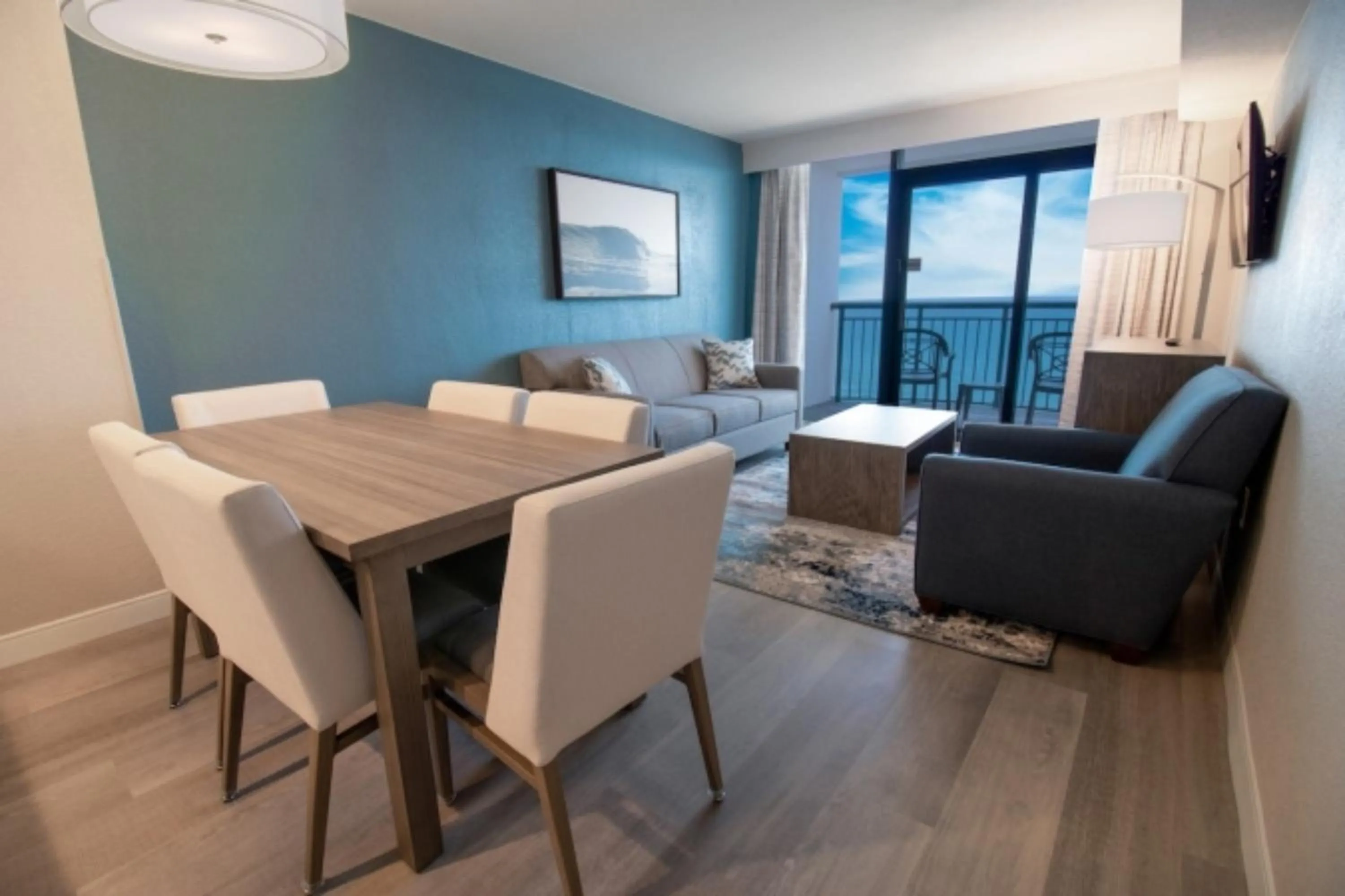 Living room in Breakers Resort Hotel