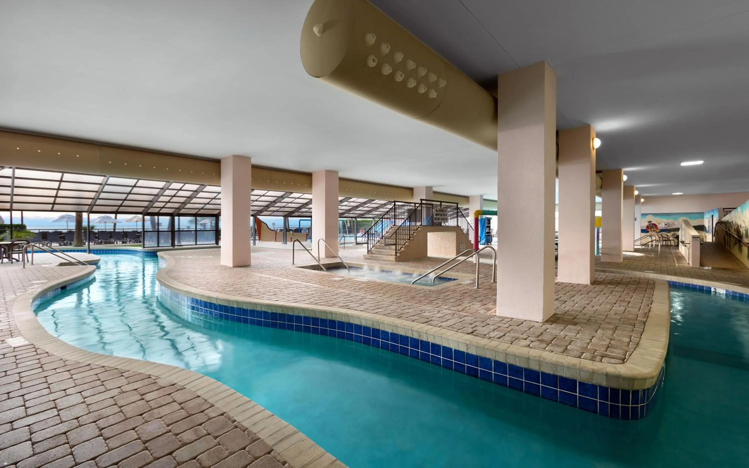 Swimming pool in Breakers Resort Hotel