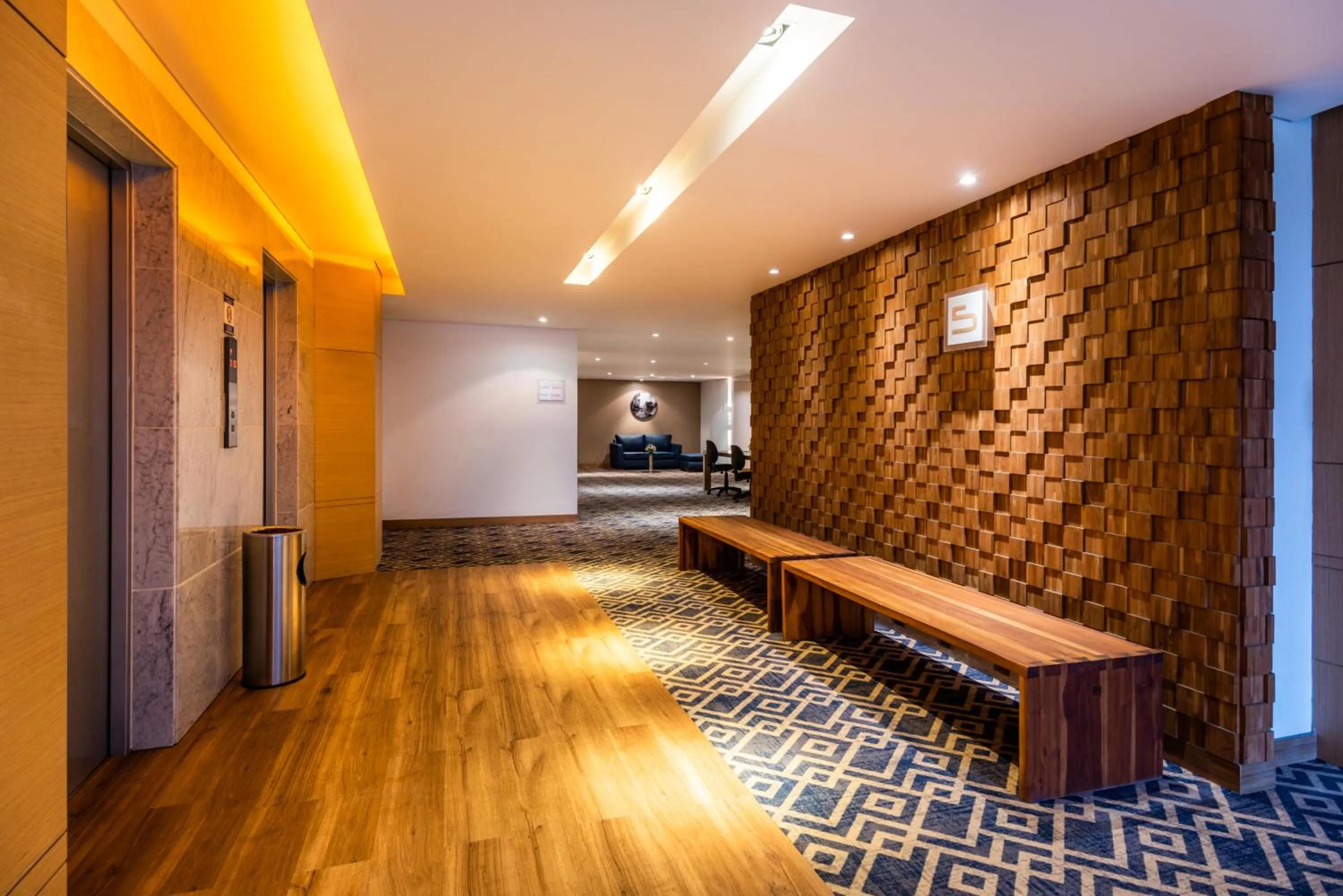 Seating area in Sonesta Hotel Bogotá