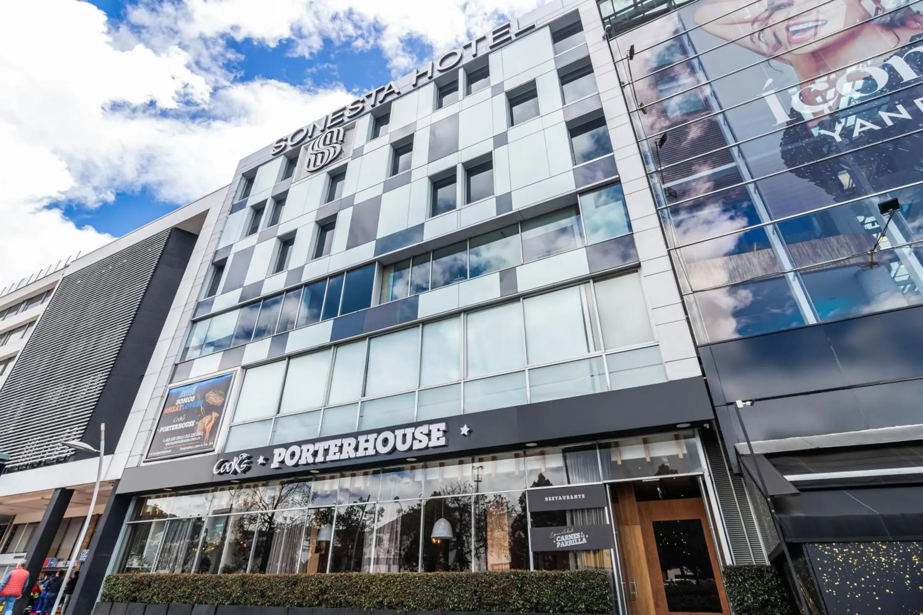 Facade/entrance in Sonesta Hotel Bogotá Facade/entrance in Sonesta Hotel Bogotá