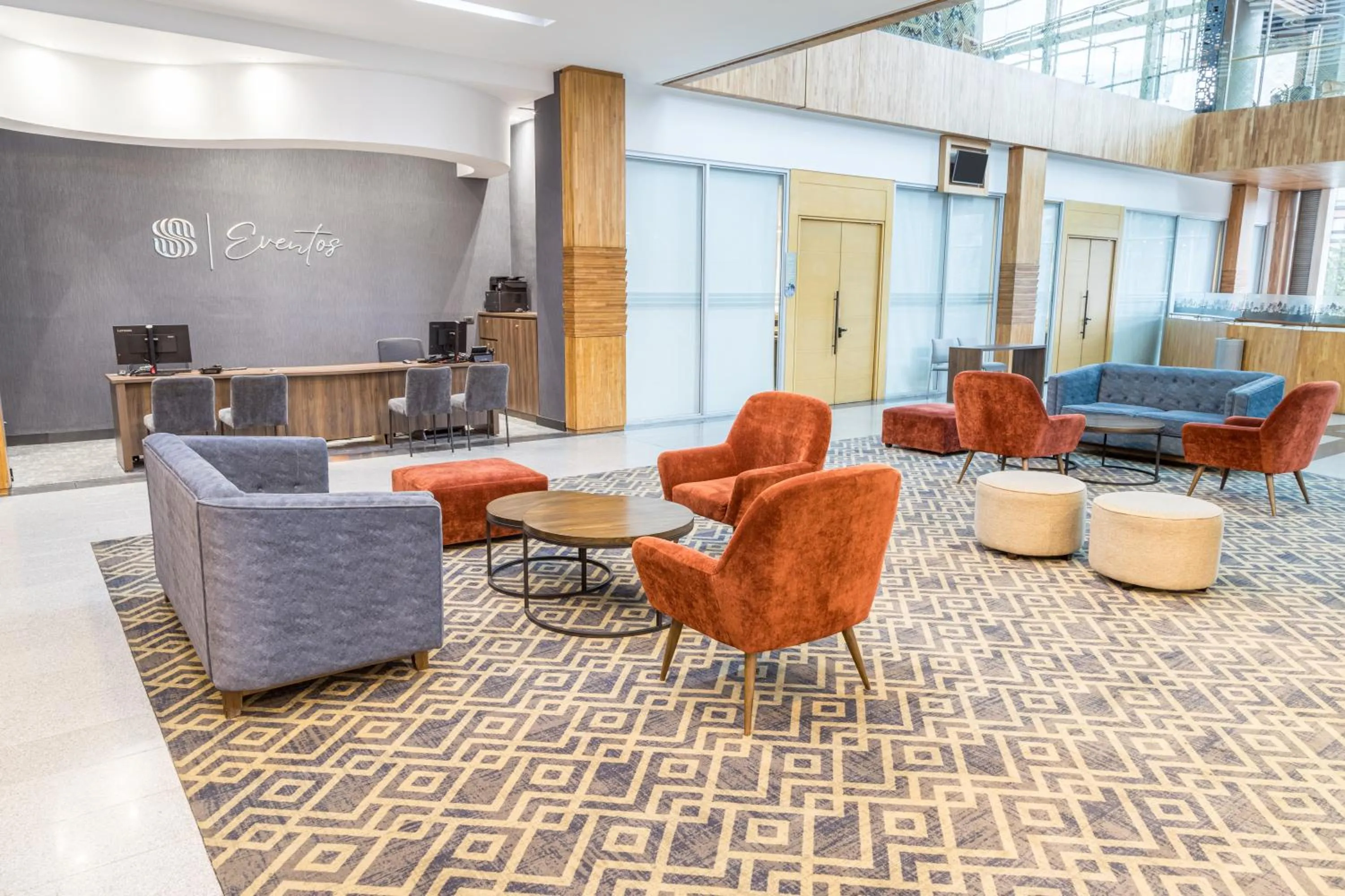 Seating area in Sonesta Hotel Bogotá