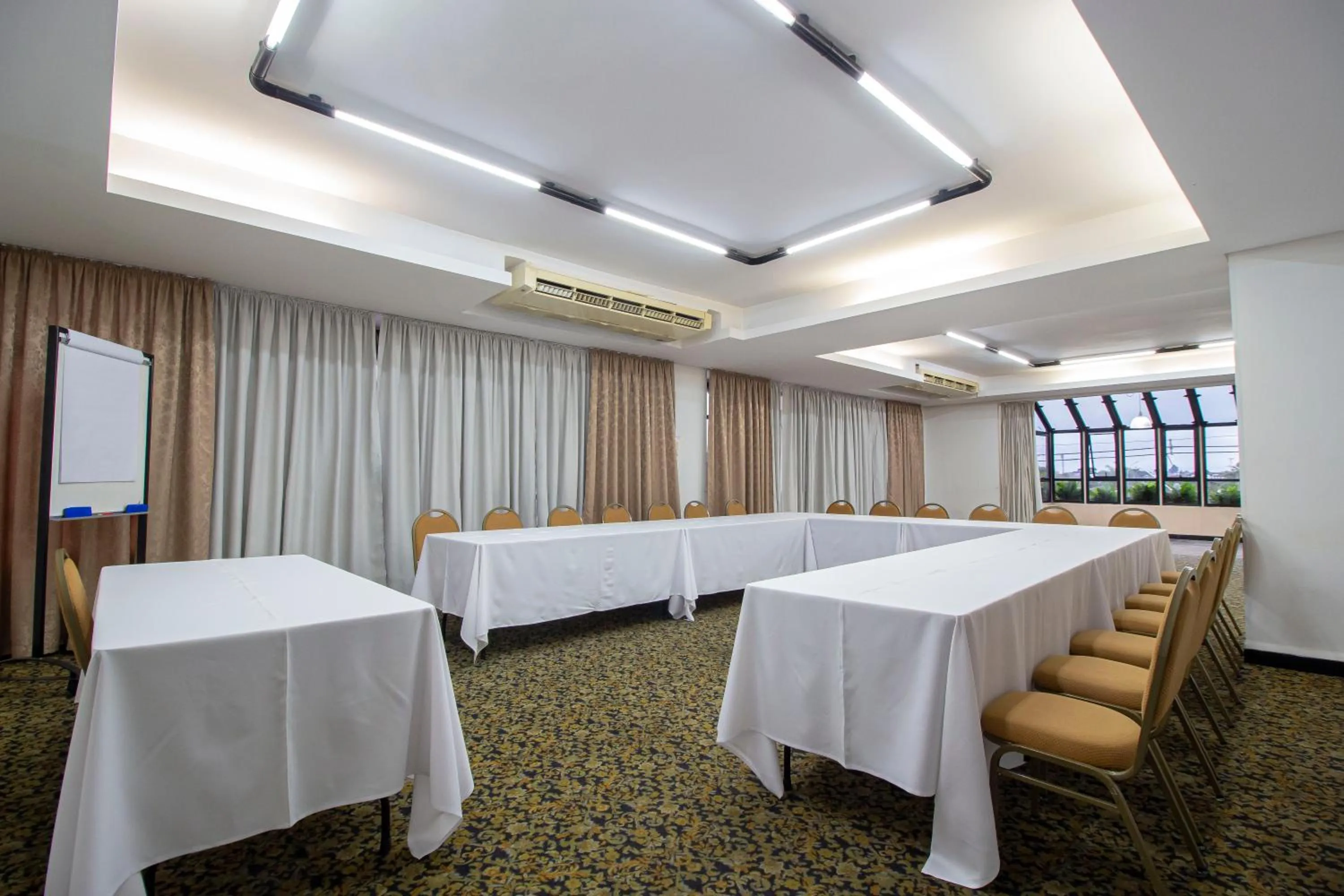 Business facilities in Hotel Nacional Inn Curitiba Torres