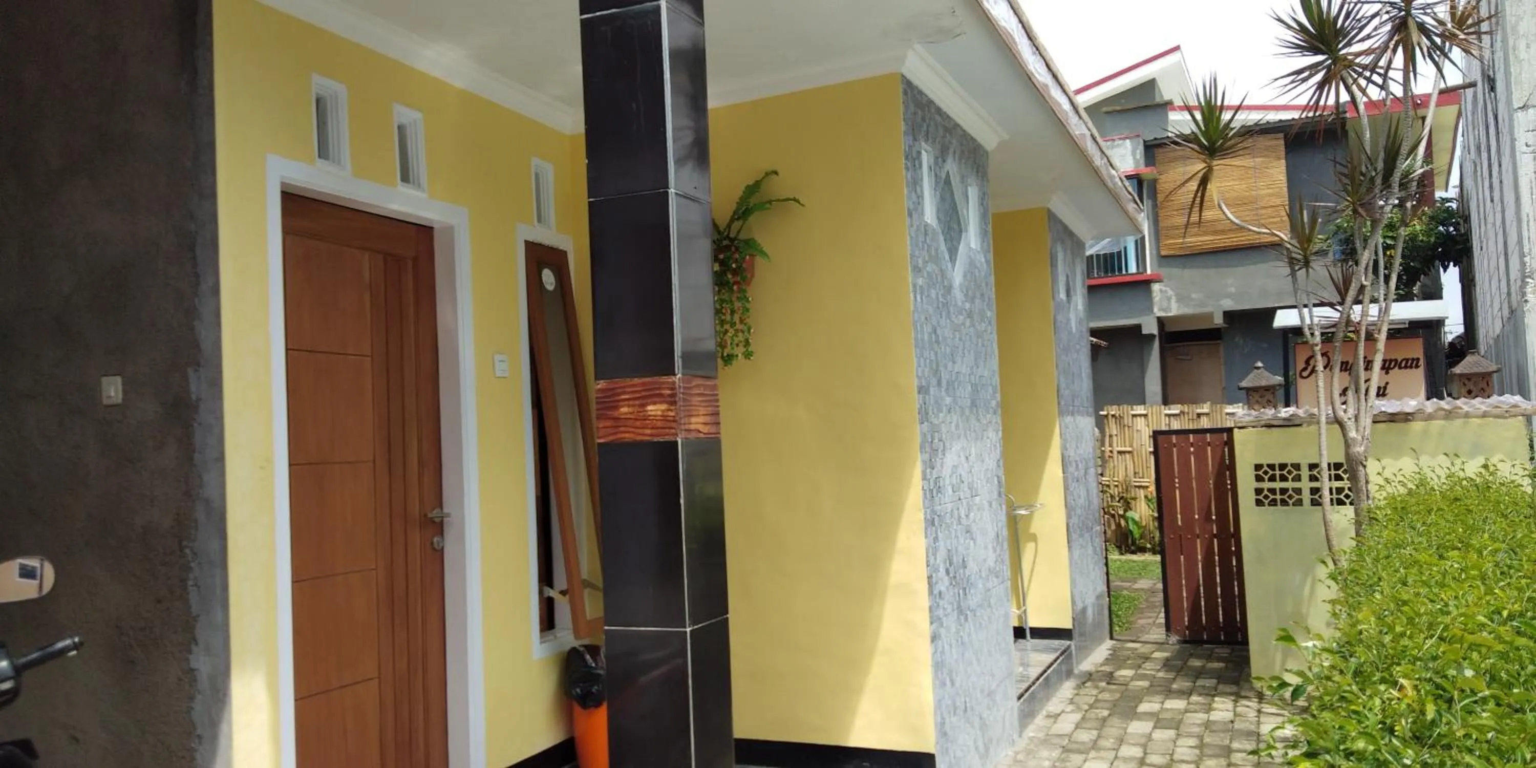 Property building in Penginapan Kahan