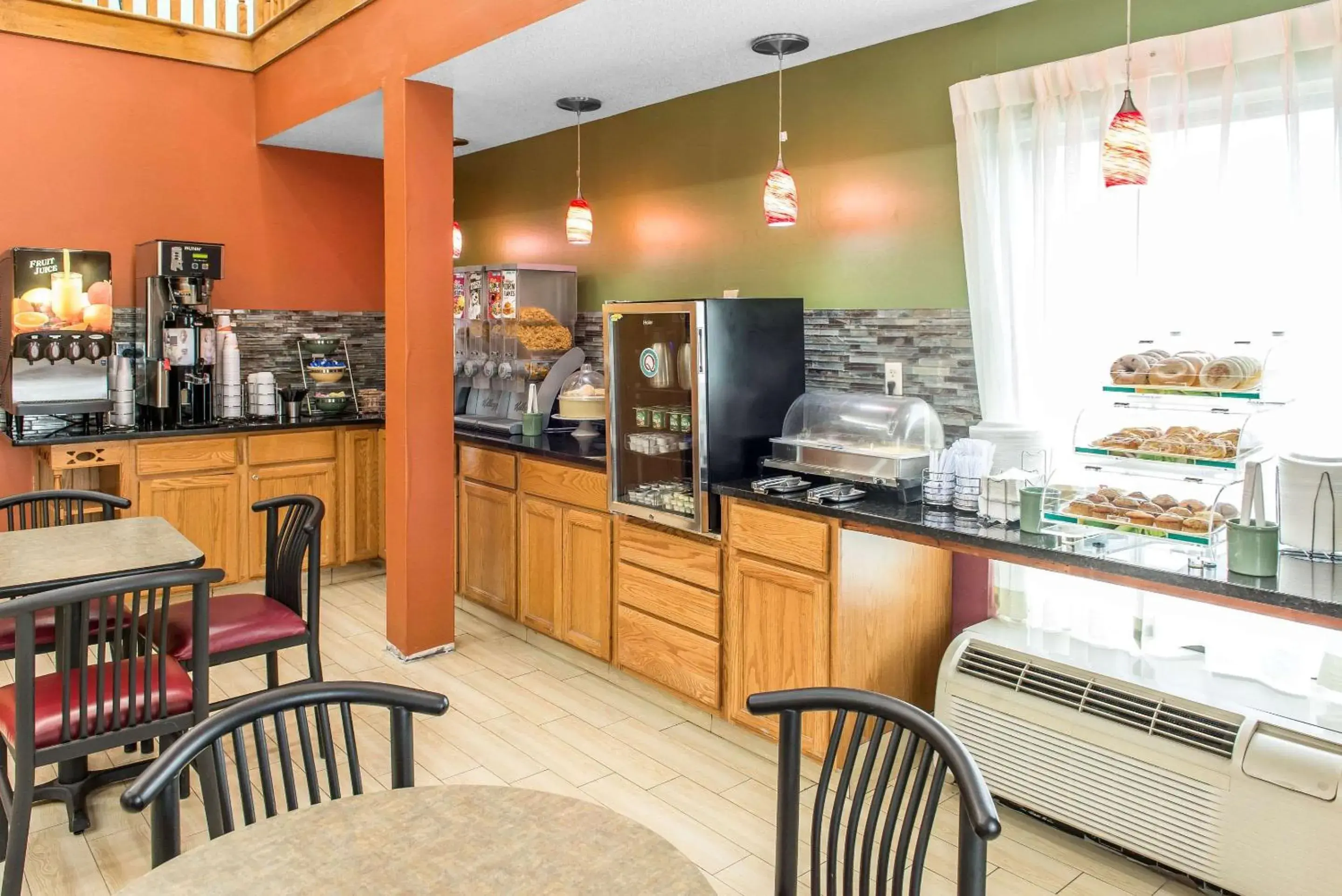 Restaurant/places to eat in Quality Inn & Suites Columbus West - Hilliard Restaurant/places to eat in Quality Inn & Suites Columbus West - Hilliard