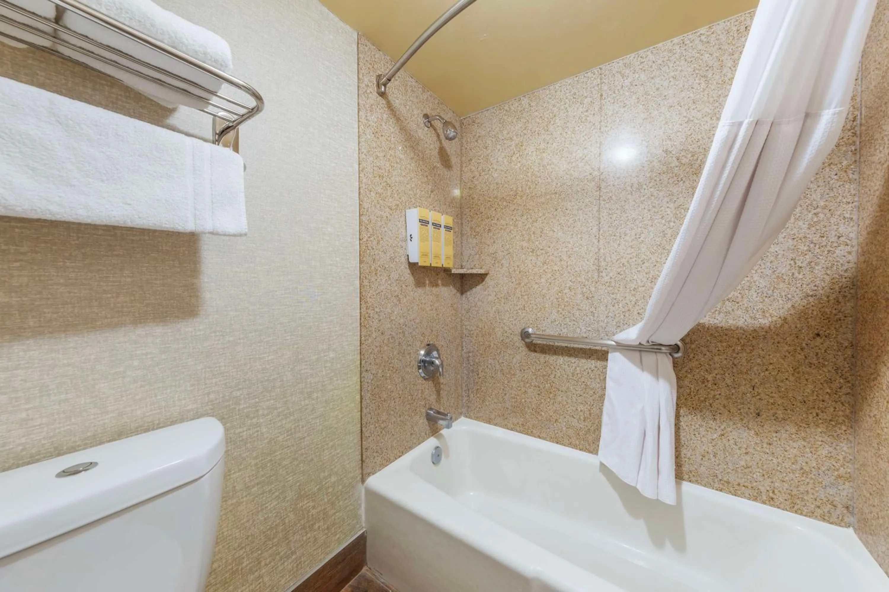 Bathroom in Best Western Plus Hill House