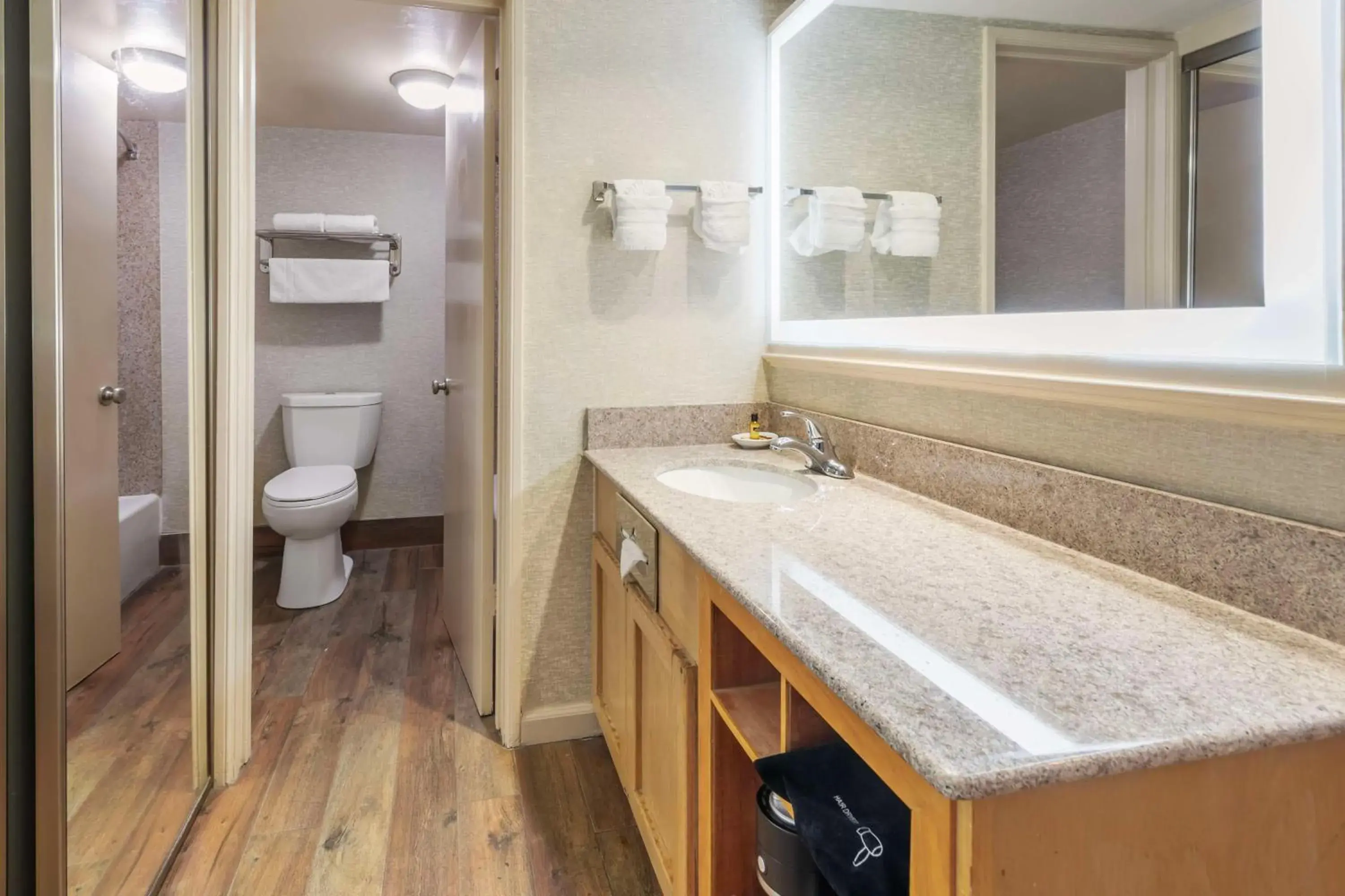 Queen Room with Two Queen Beds in Best Western Plus Hill House Queen Room with Two Queen Beds in Best Western Plus Hill House