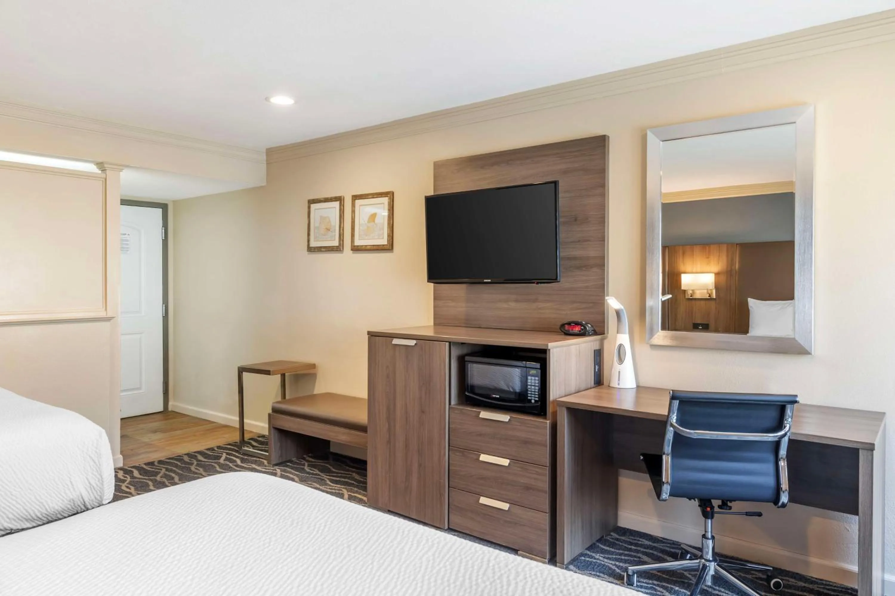 Bedroom, Bed in Best Western Plus Hill House