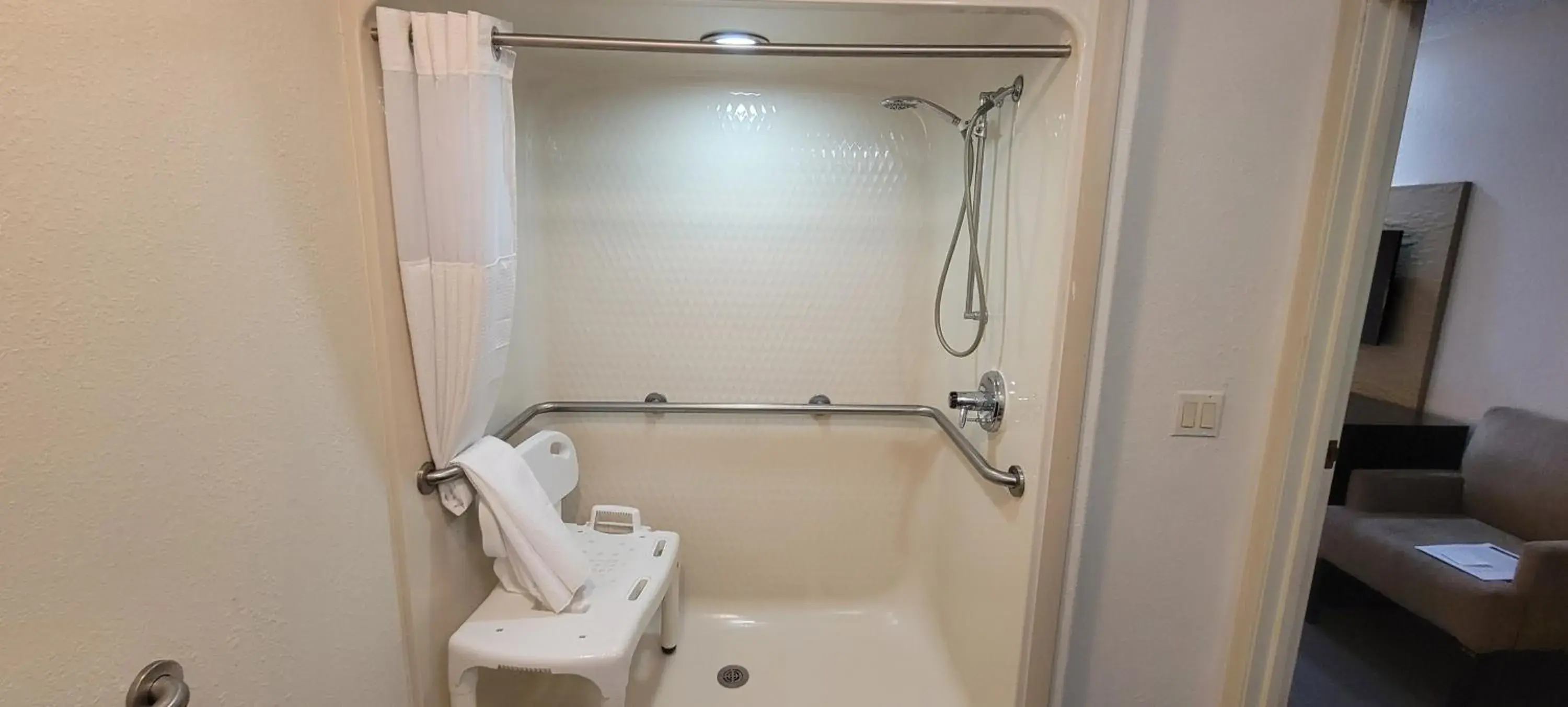 Queen Room - Disability Access/Non-Smoking in Baymont by Wyndham Pueblo Queen Room - Disability Access/Non-Smoking in Baymont by Wyndham Pueblo