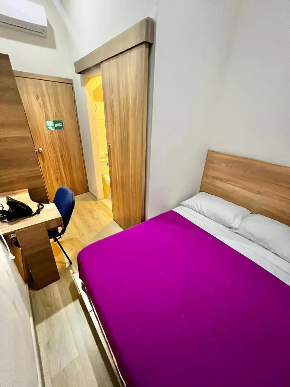 Standard Double Room - single occupancy in Hostal Lumar Standard Double Room - single occupancy in Hostal Lumar