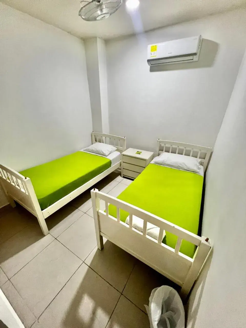 Twin Room with Private Bathroom - single occupancy in Hostal Lumar Twin Room with Private Bathroom - single occupancy in Hostal Lumar