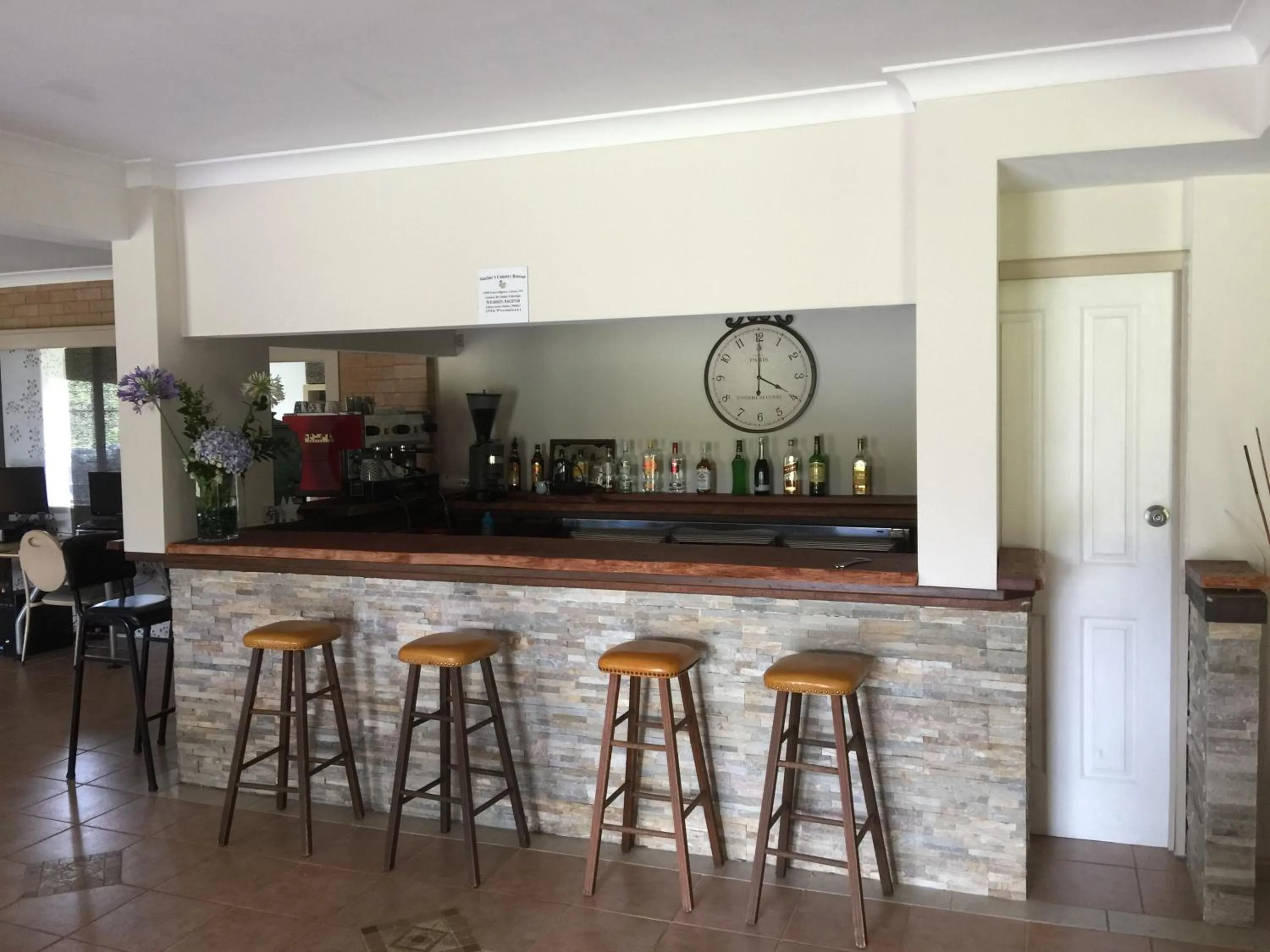 Lounge or bar in Sinclairs Country Retreat - Adults Only
