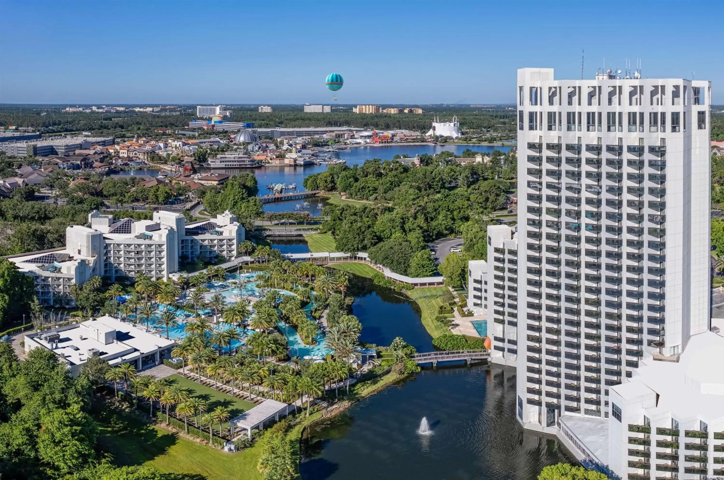 Property building in Hilton Orlando Lake Buena Vista - Disney Springs™ Area Property building in Hilton Orlando Lake Buena Vista - Disney Springs™ Area