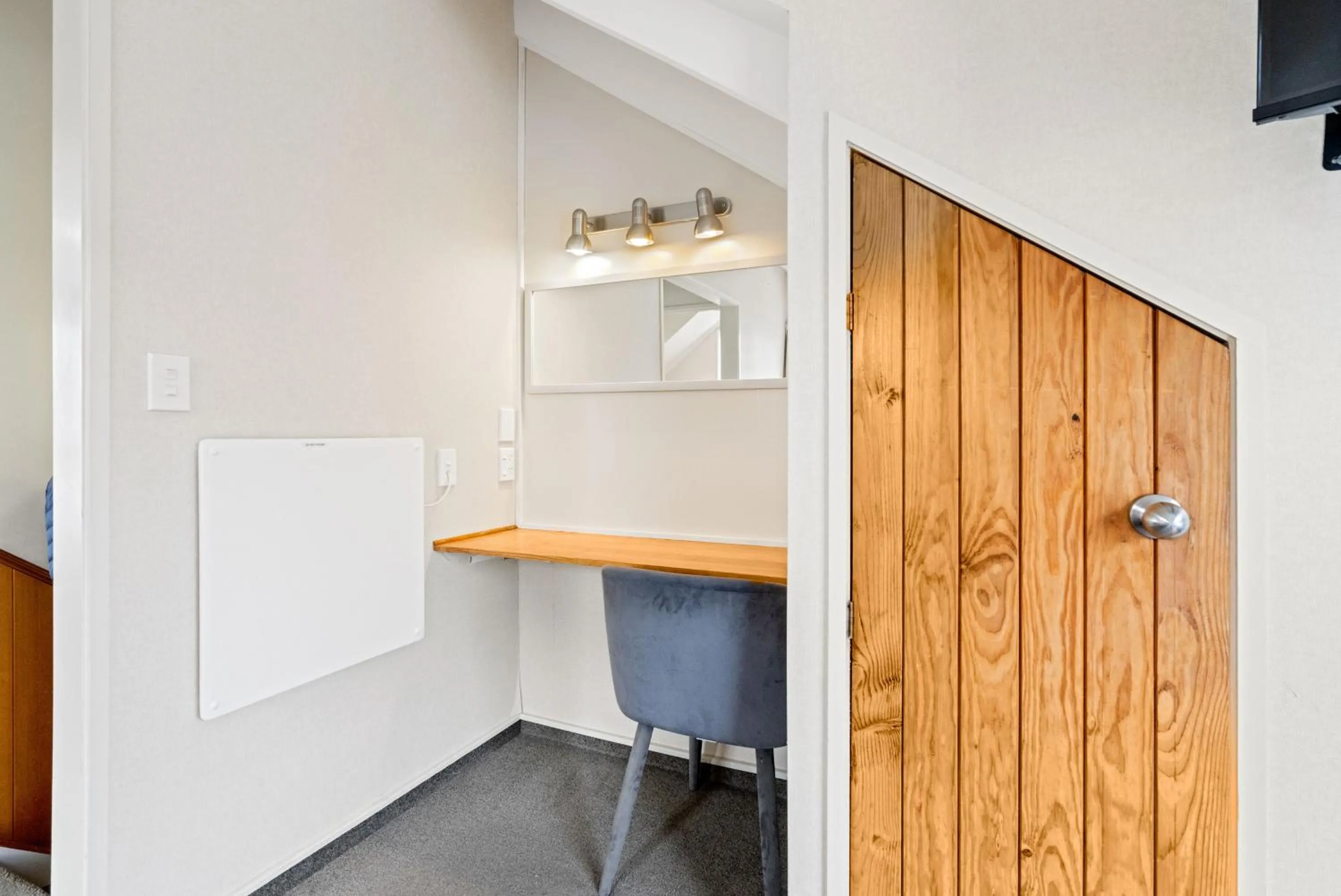 Seating area in Cottage Mews Motel