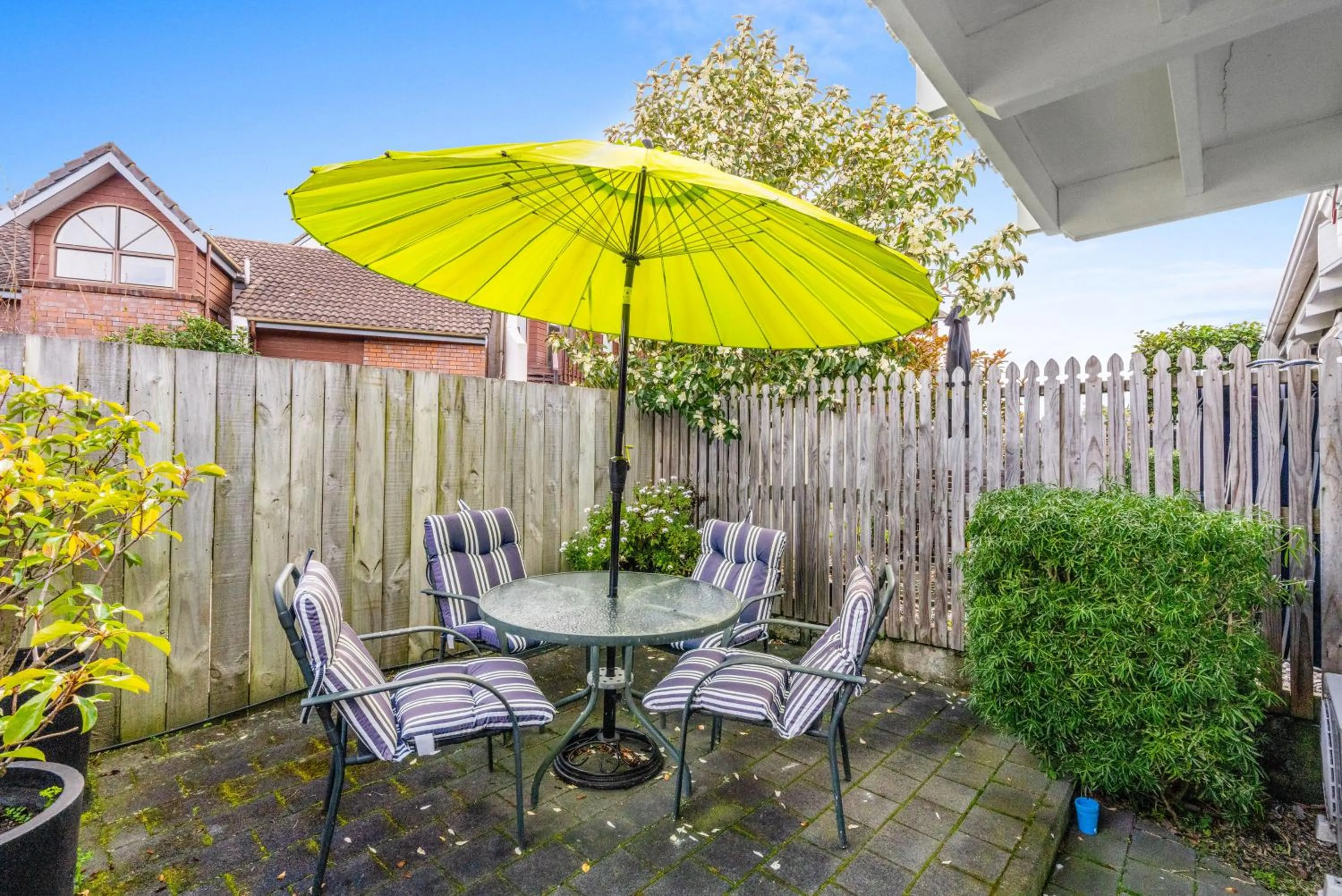 Patio in Cottage Mews Motel