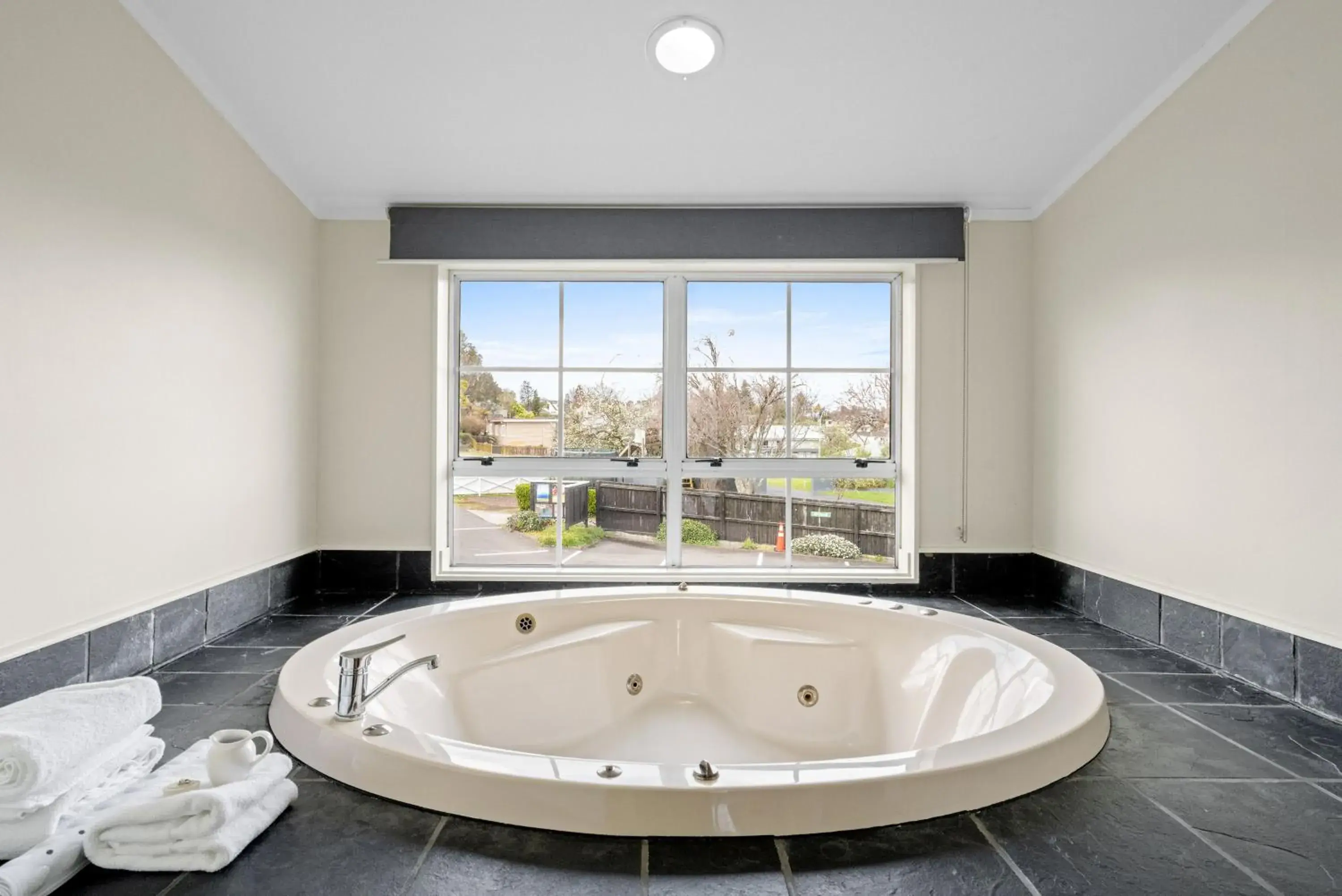 Family Cottage in Cottage Mews Motel Family Cottage in Cottage Mews Motel