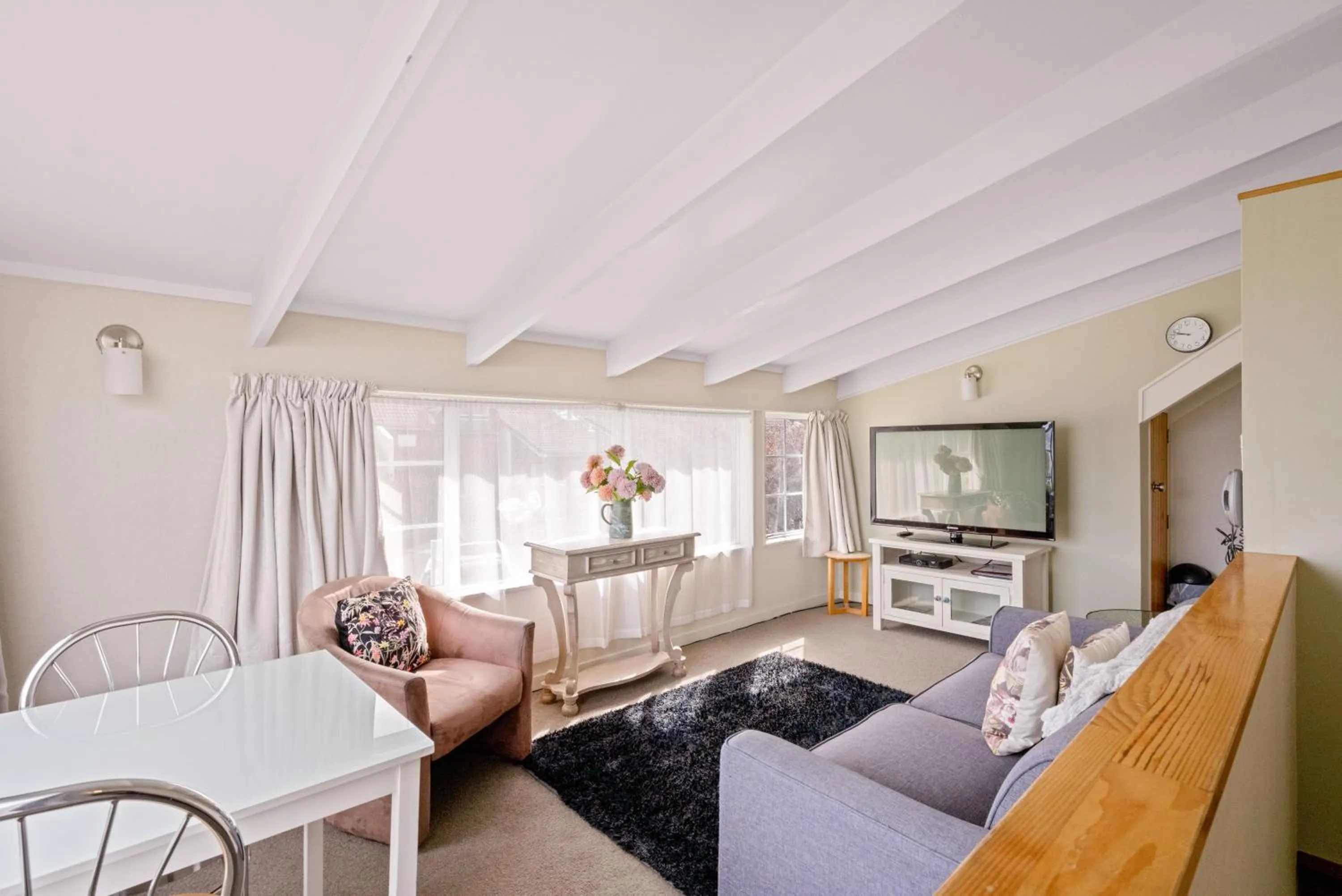 TV and multimedia in Cottage Mews Motel