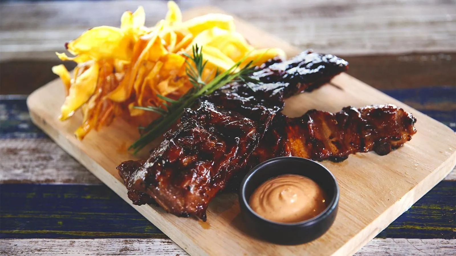 Restaurant/places to eat in Lime N Soda Beachfront Resort