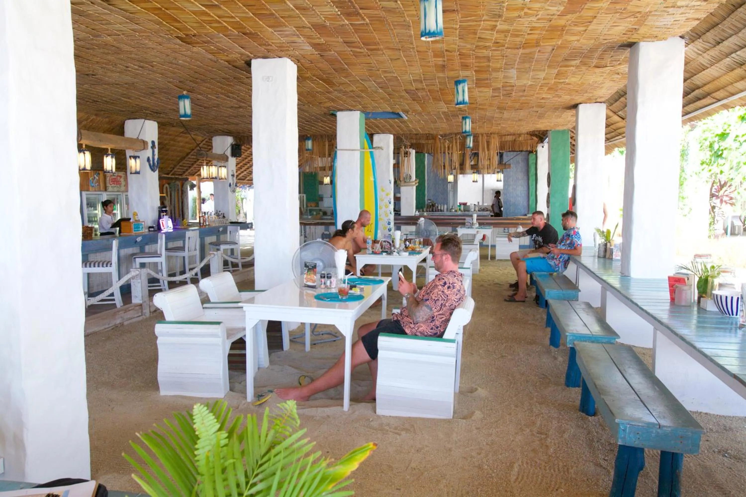Restaurant/places to eat in Lime N Soda Beachfront Resort