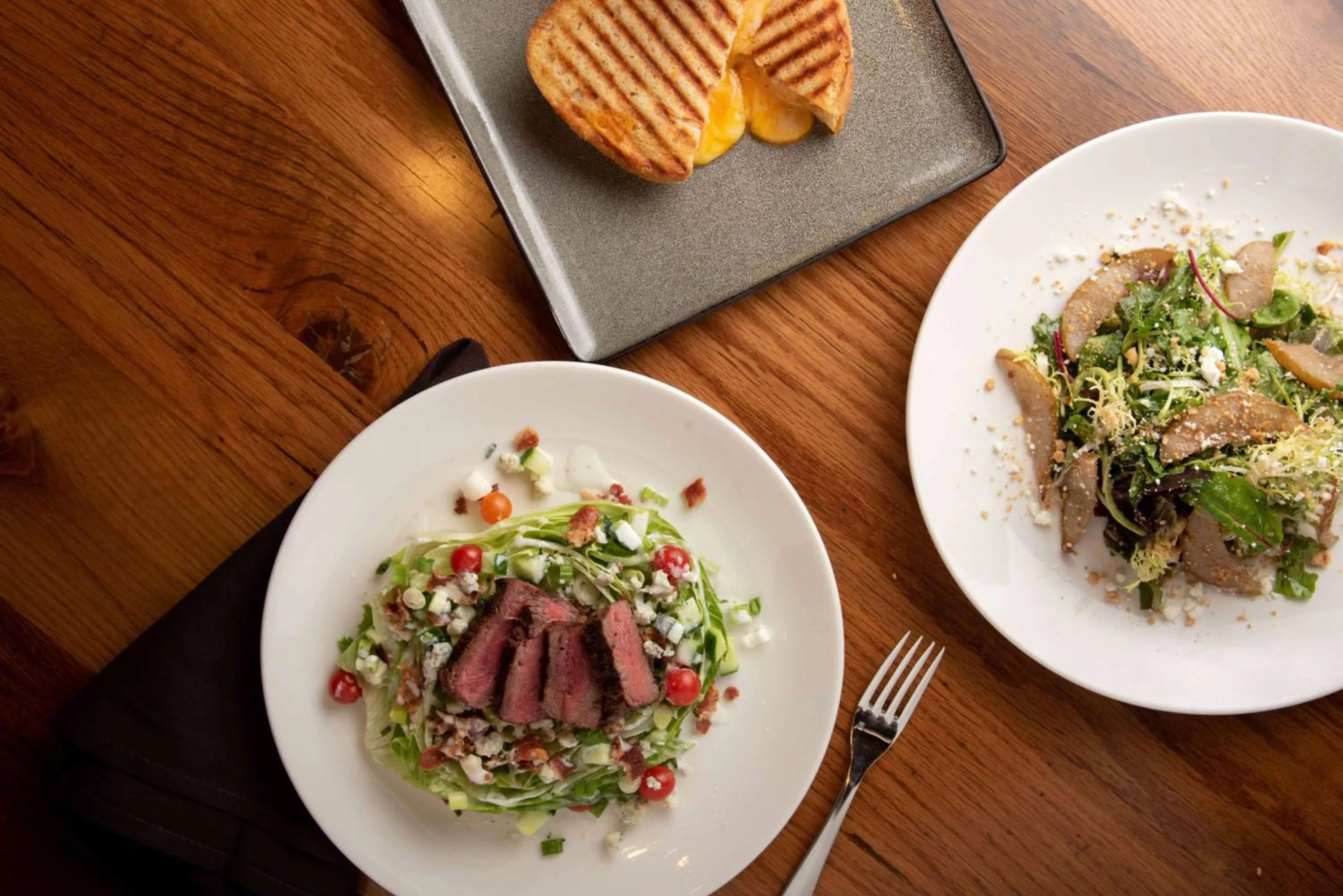 Lounge or bar in Hilton Chicago