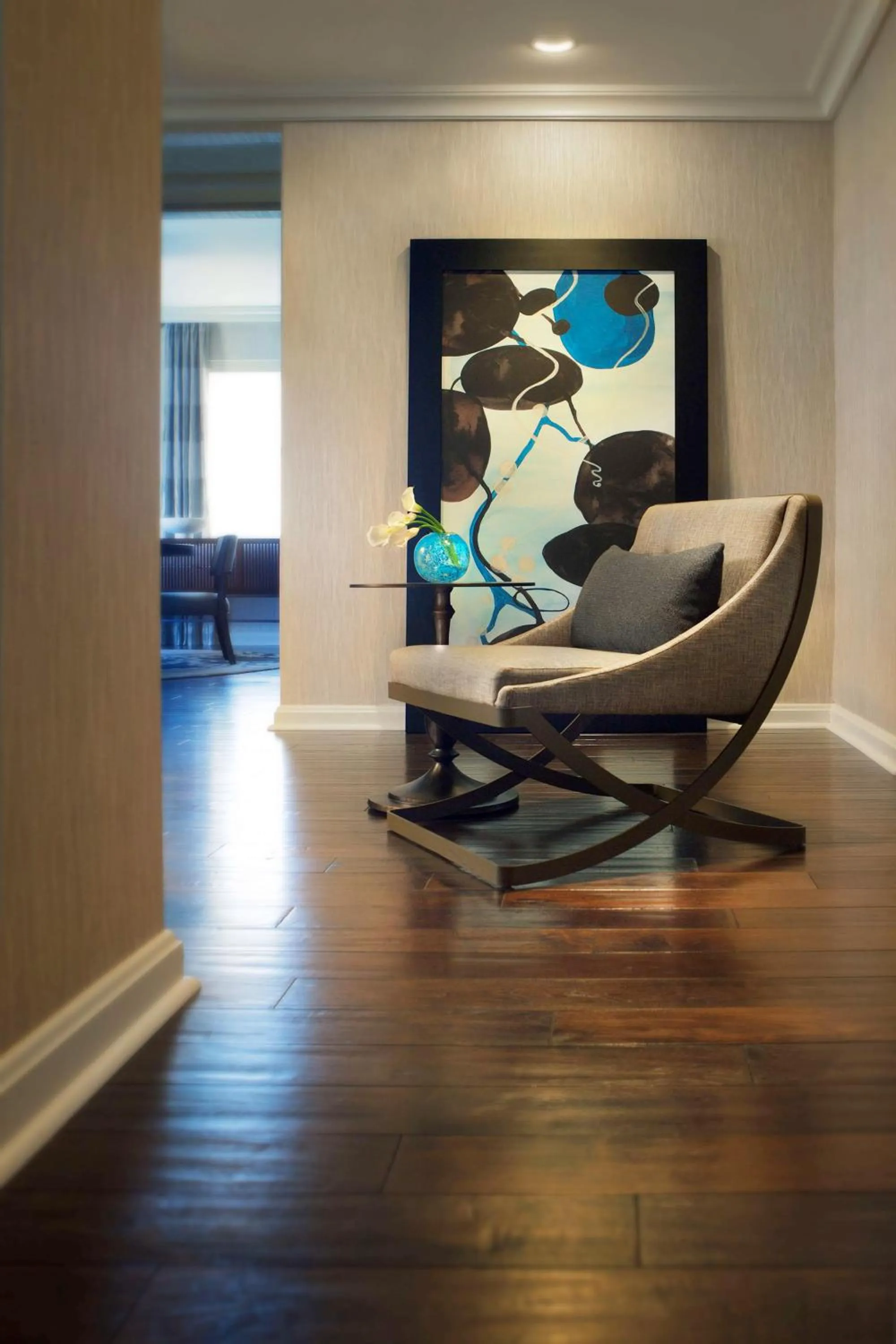 Living room in Hilton Chicago