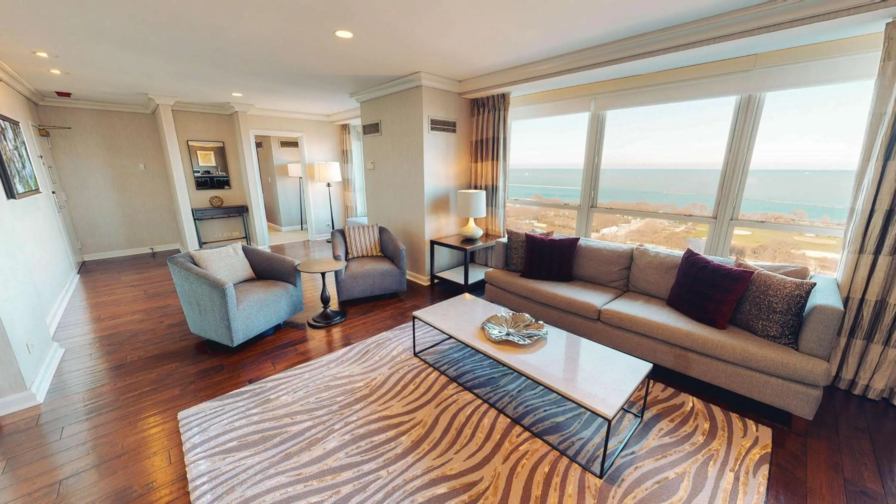 Living room in Hilton Chicago