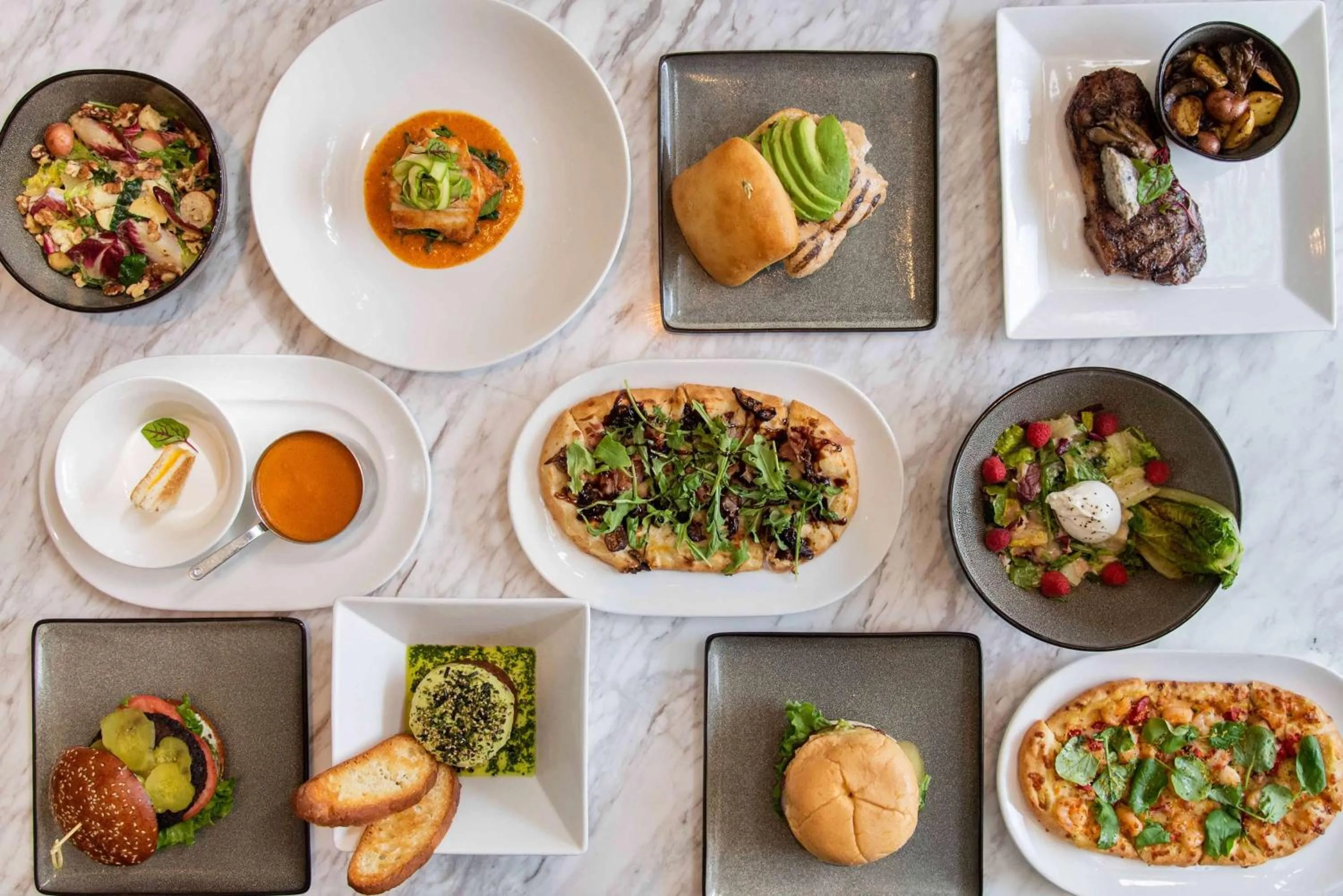Dining area in Hilton Chicago