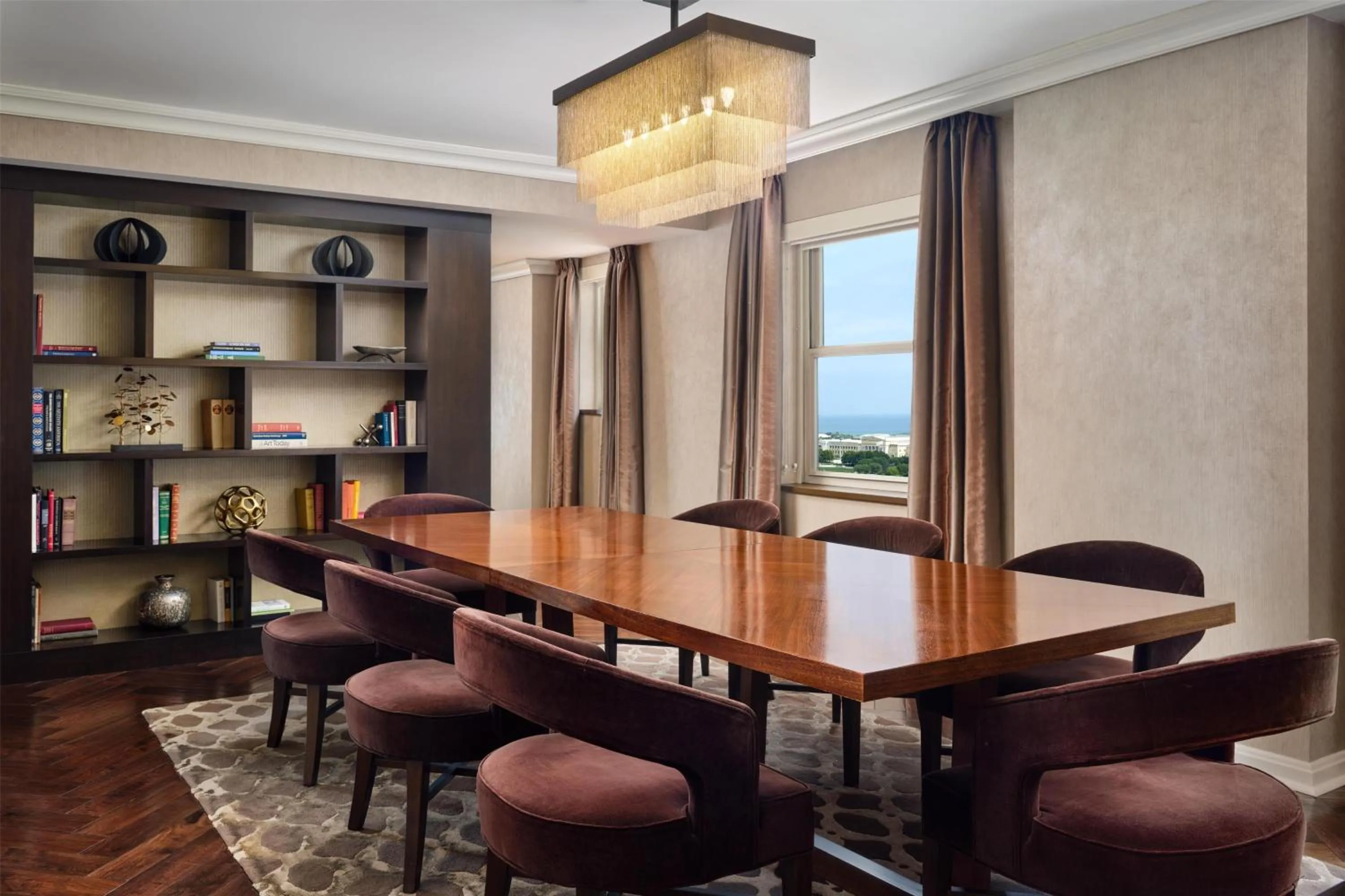 Living room in Hilton Chicago