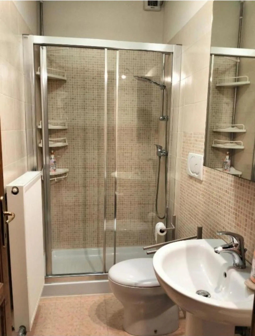 Shower in AGRITURISMO Barone Rosso