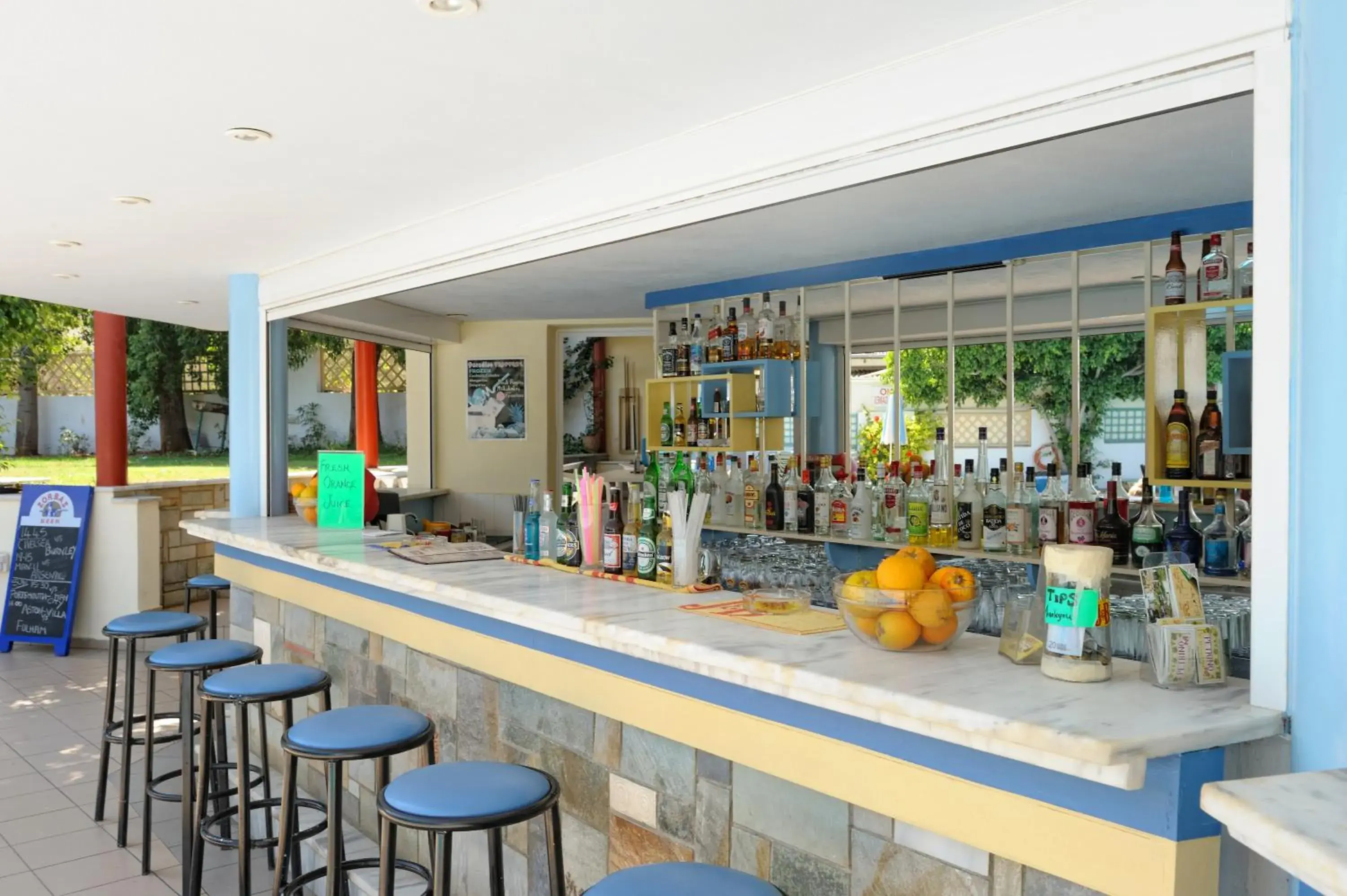 Lounge or bar in Melissa Apartments, Studios & Suites Lounge or bar in Melissa Apartments, Studios & Suites