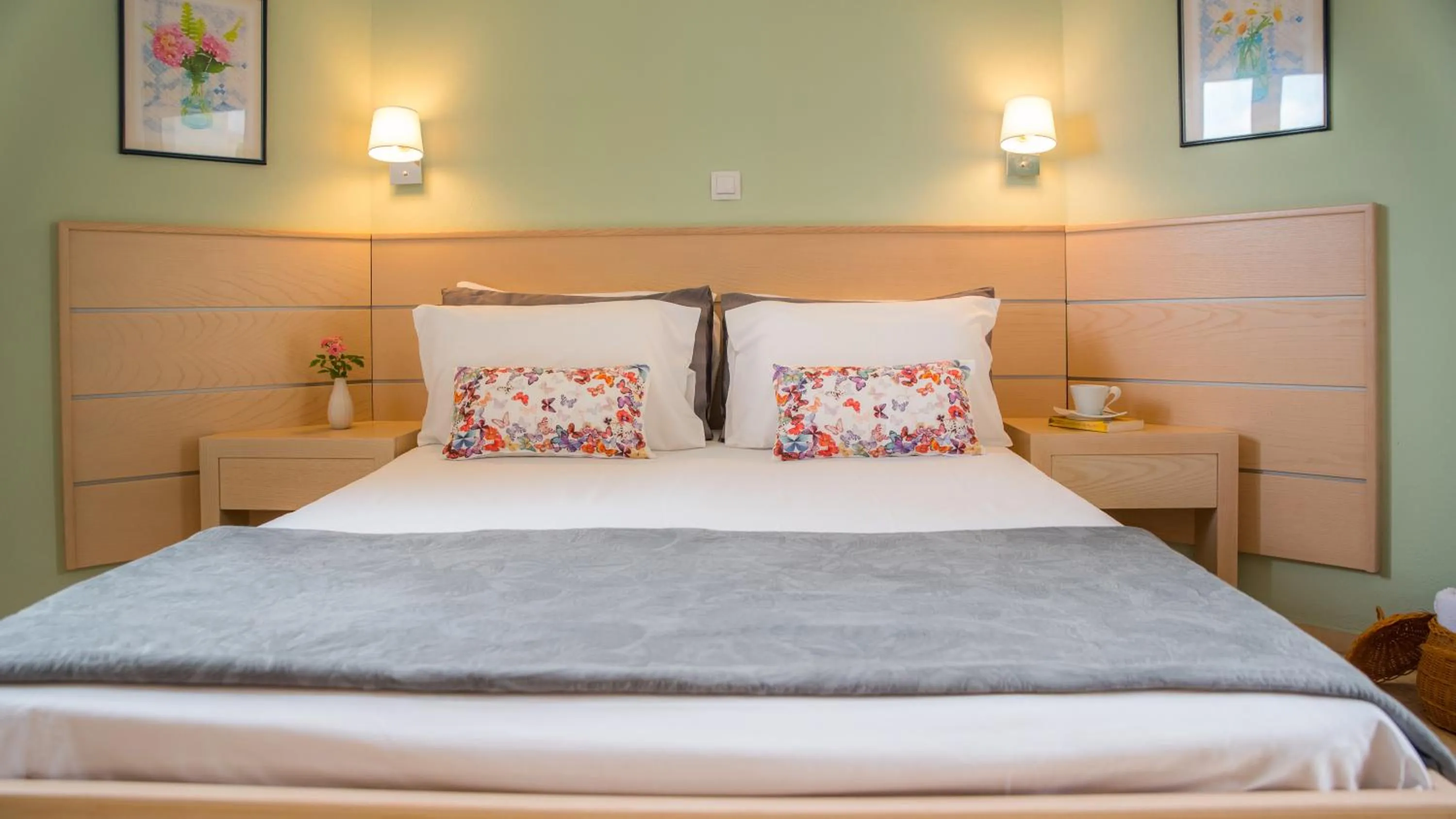 Bedroom, Bed in Melissa Apartments, Studios & Suites