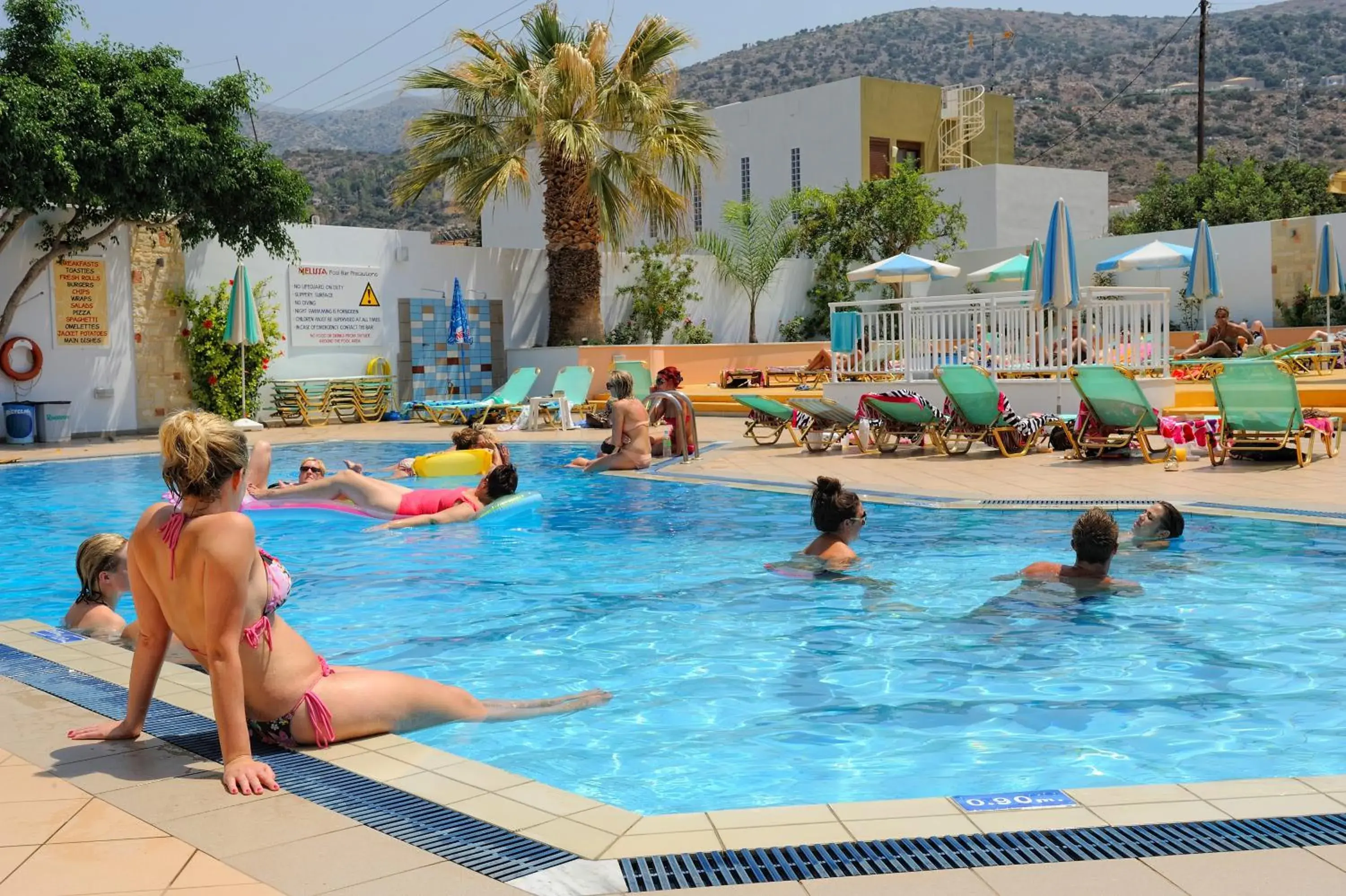 Swimming pool in Melissa Apartments, Studios & Suites Swimming pool in Melissa Apartments, Studios & Suites