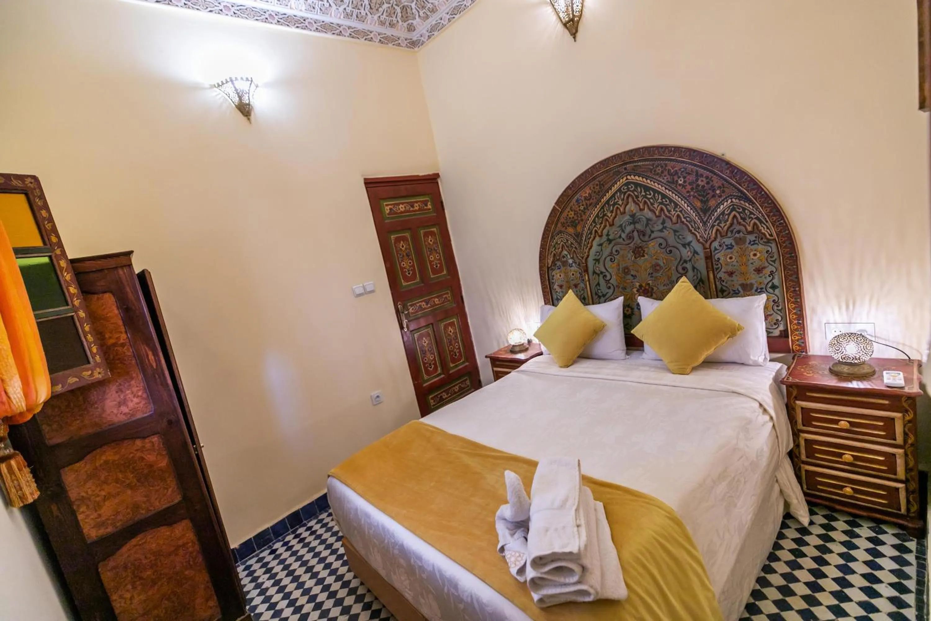 Bed in Dar Fes Tresor