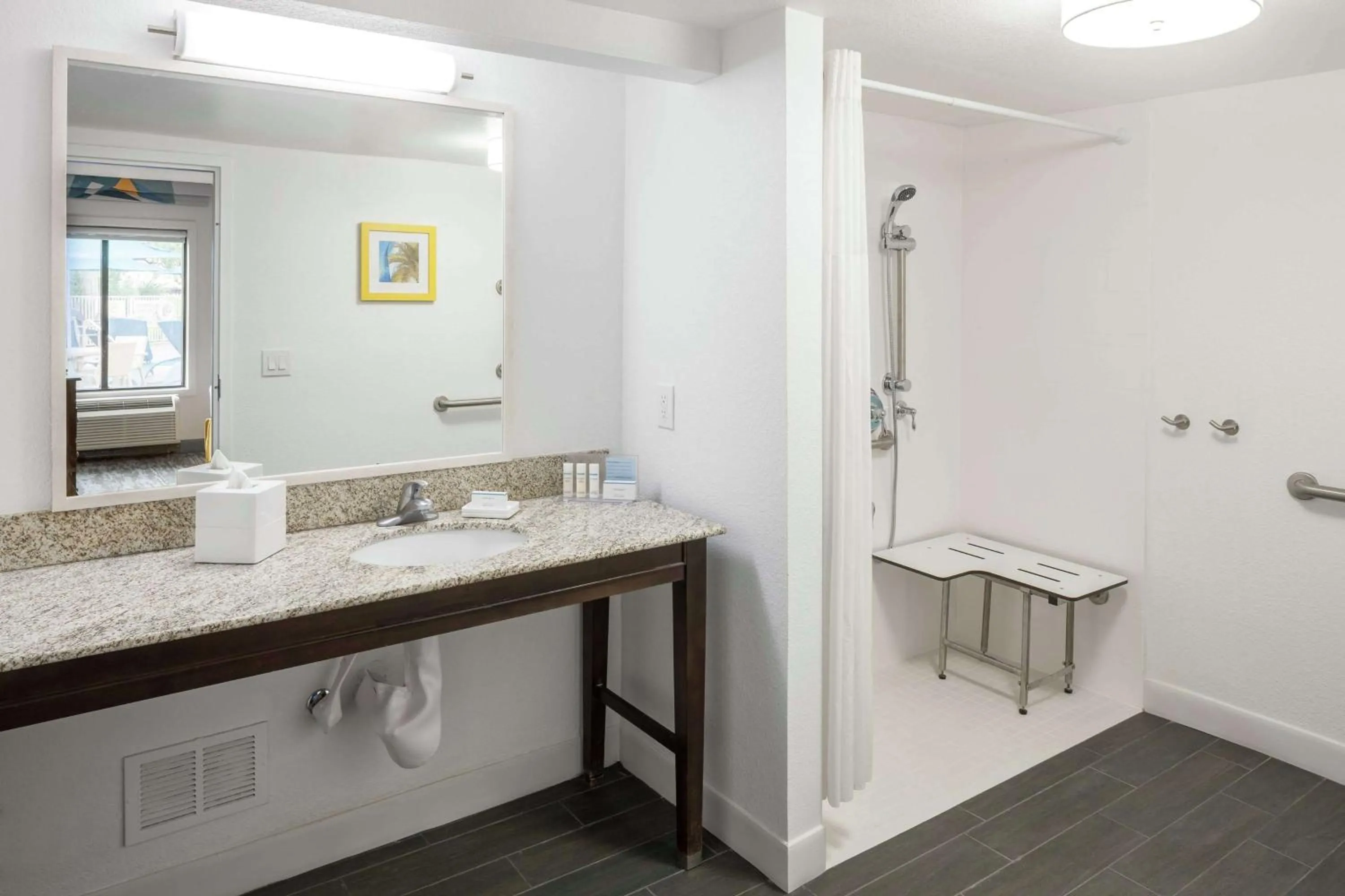 Shower in Hampton Inn & Suites Miami-Doral Dolphin Mall