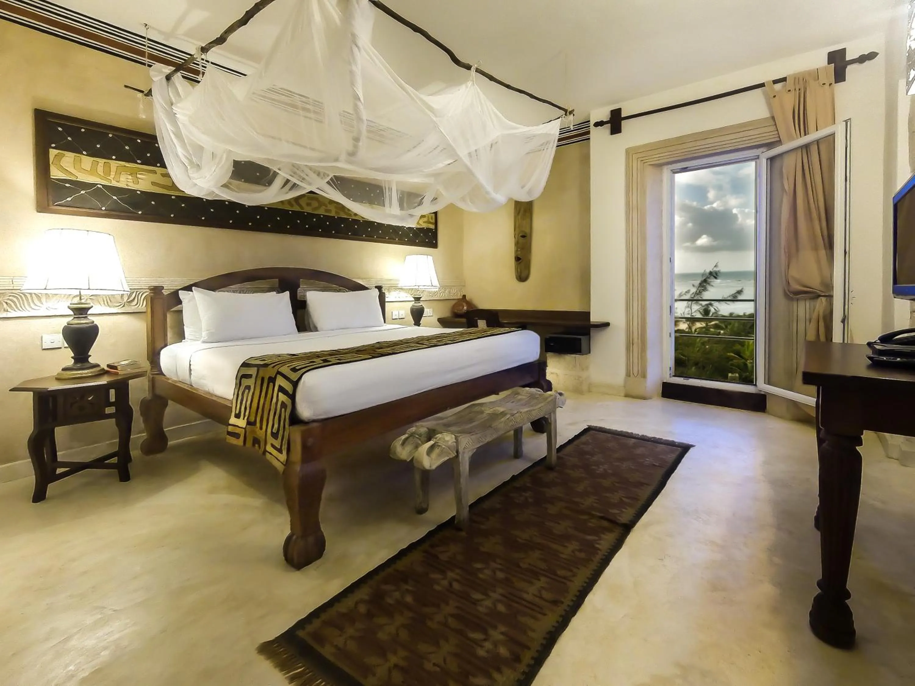 Deluxe Double Room with Private Terrace in The Charming Lonno Lodge Watamu