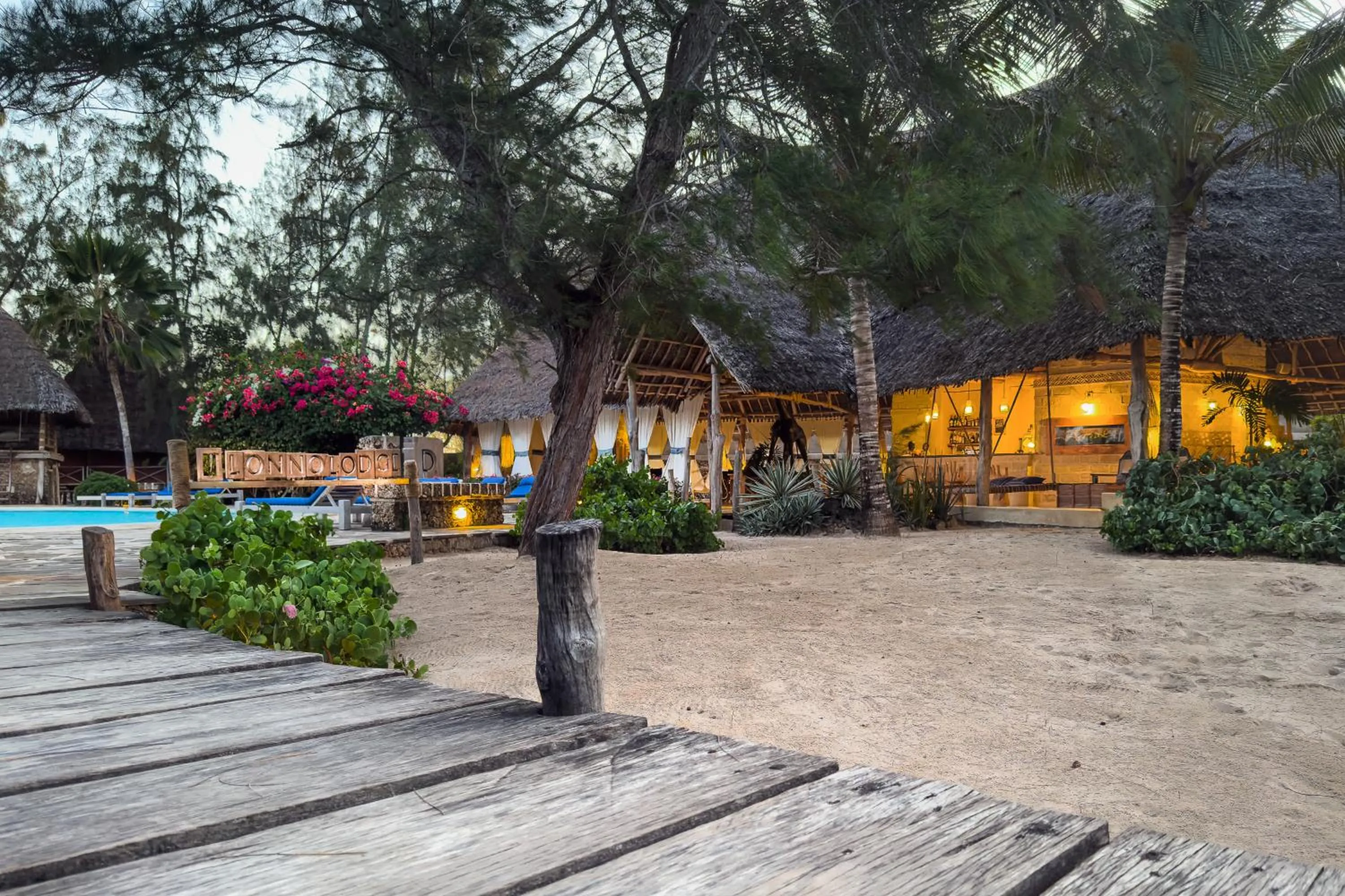 Restaurant/places to eat in The Charming Lonno Lodge Watamu