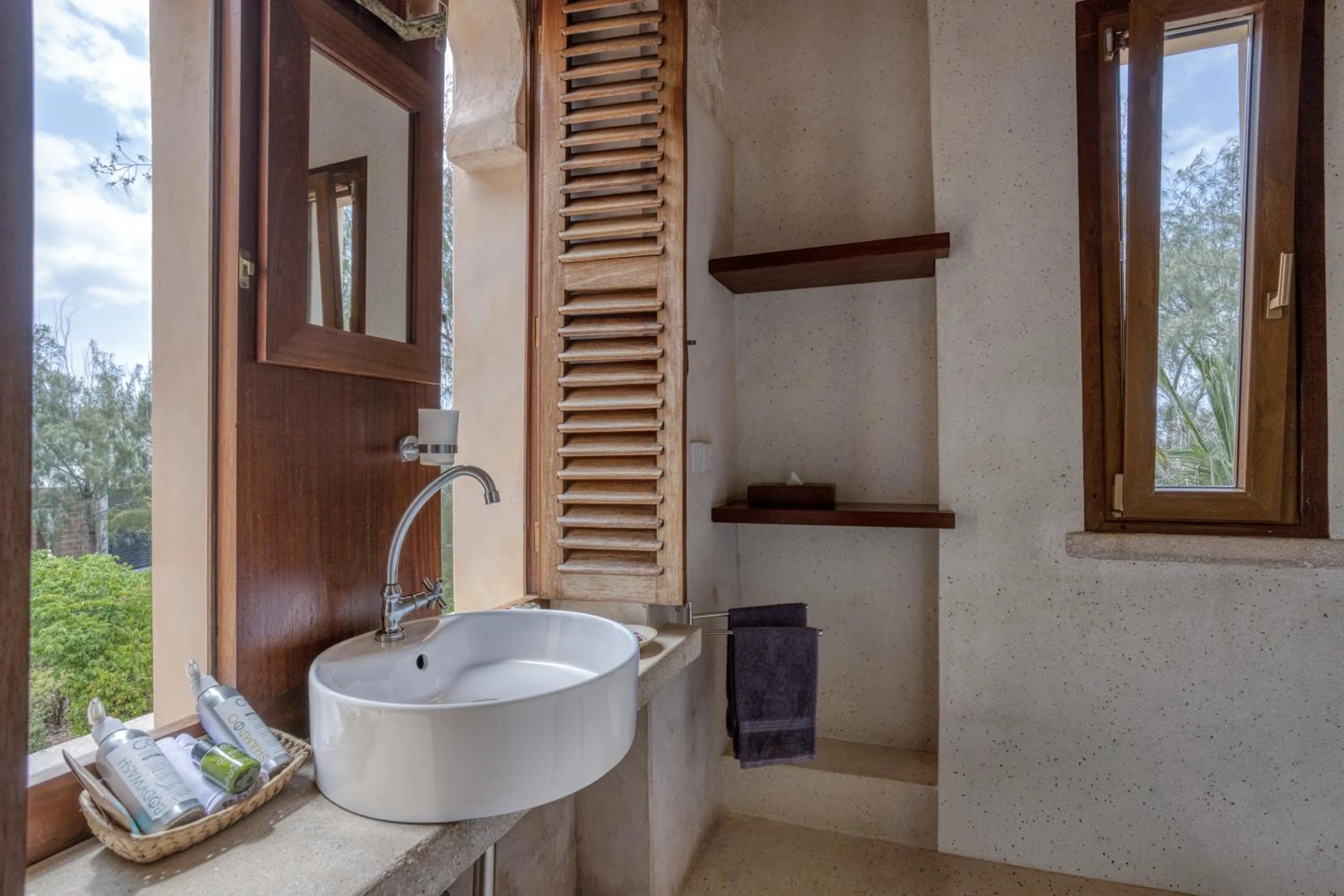 Bathroom in The Charming Lonno Lodge Watamu