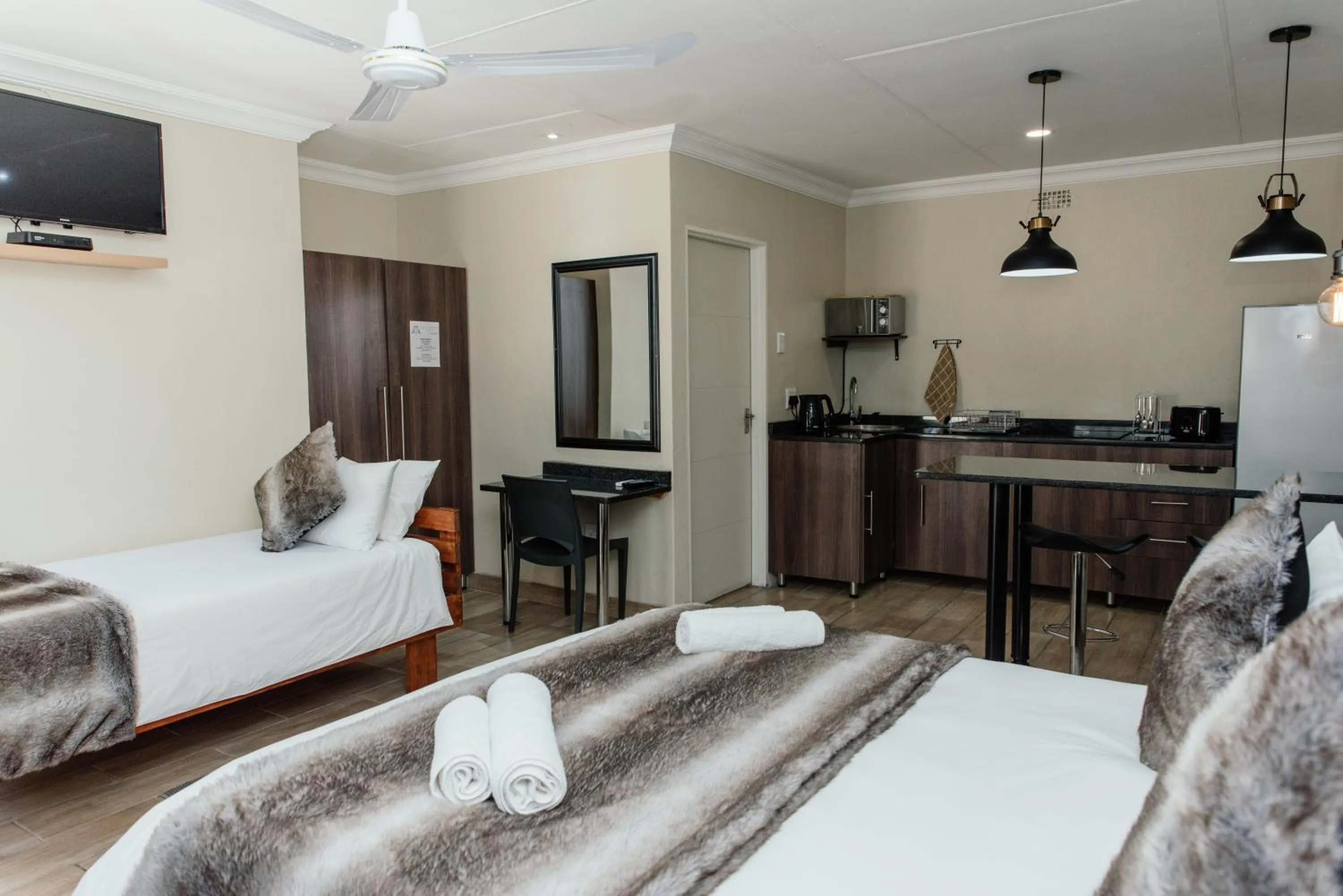 Photo of the whole room, Bed in Casa Leitao Lodge