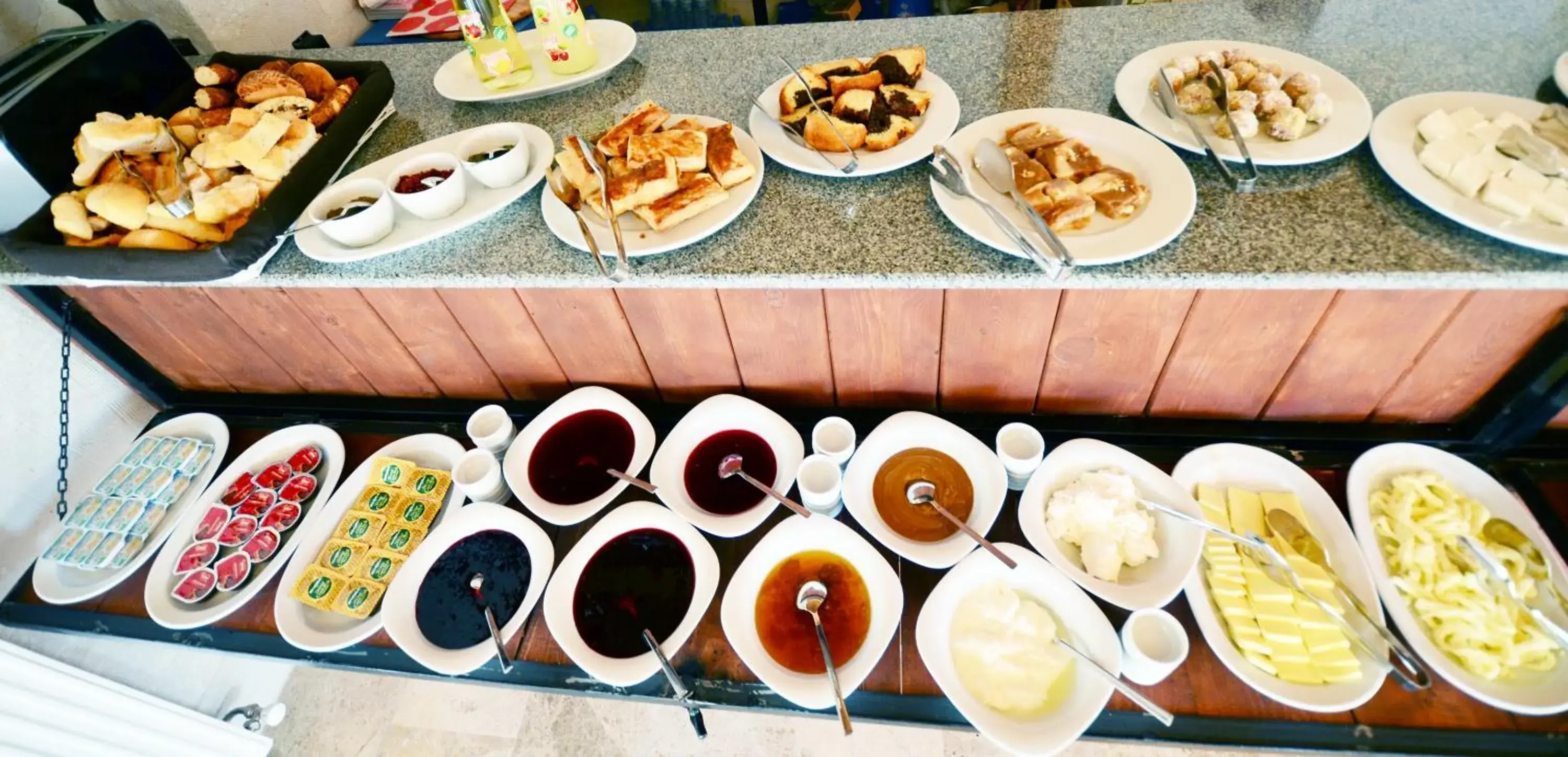 Food and drinks in Mosaic Cave Hotel Food and drinks in Mosaic Cave Hotel