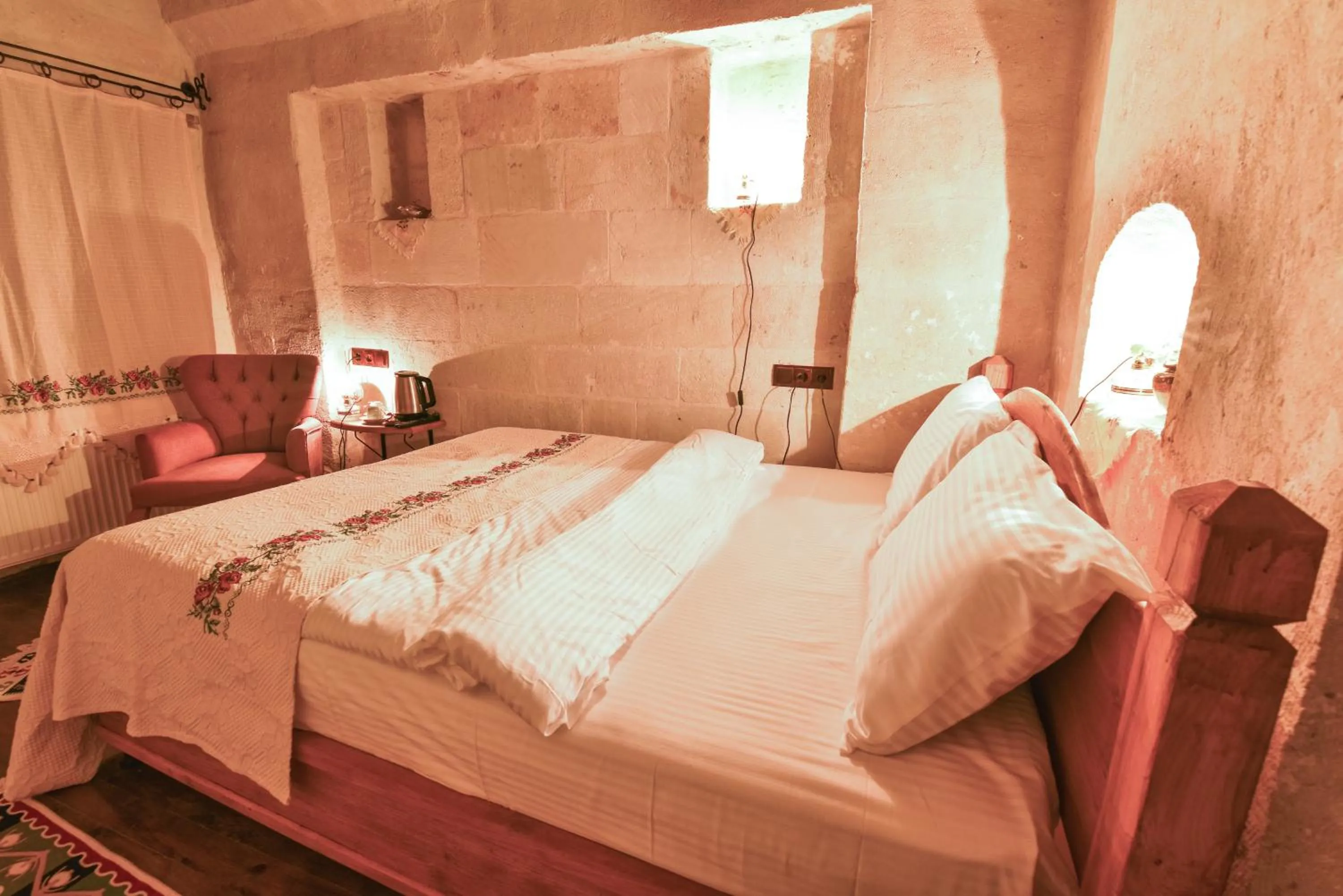 Bed in Mosaic Cave Hotel