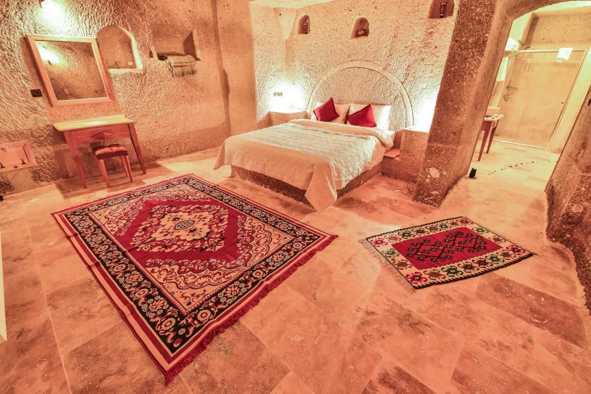 Queen Suite with Spa Bath in Mosaic Cave Hotel Queen Suite with Spa Bath in Mosaic Cave Hotel