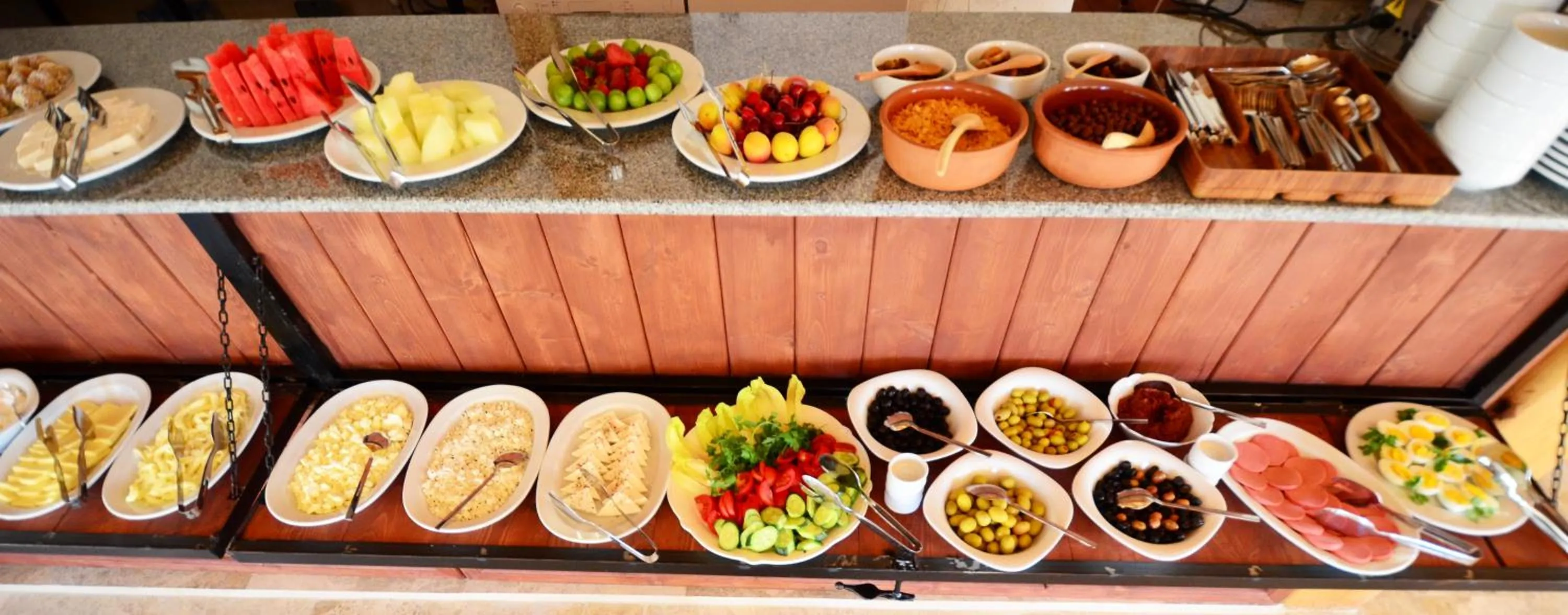 Food and drinks in Mosaic Cave Hotel