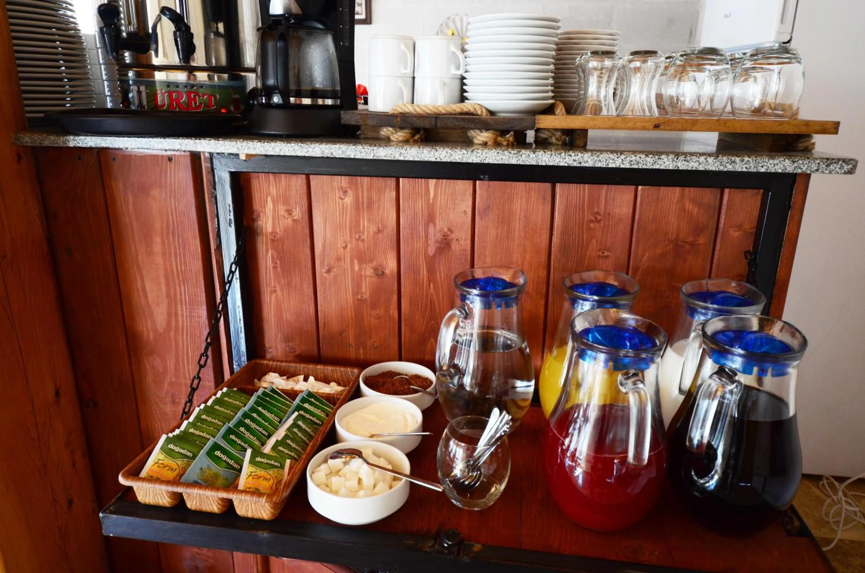 Coffee/tea facilities in Mosaic Cave Hotel