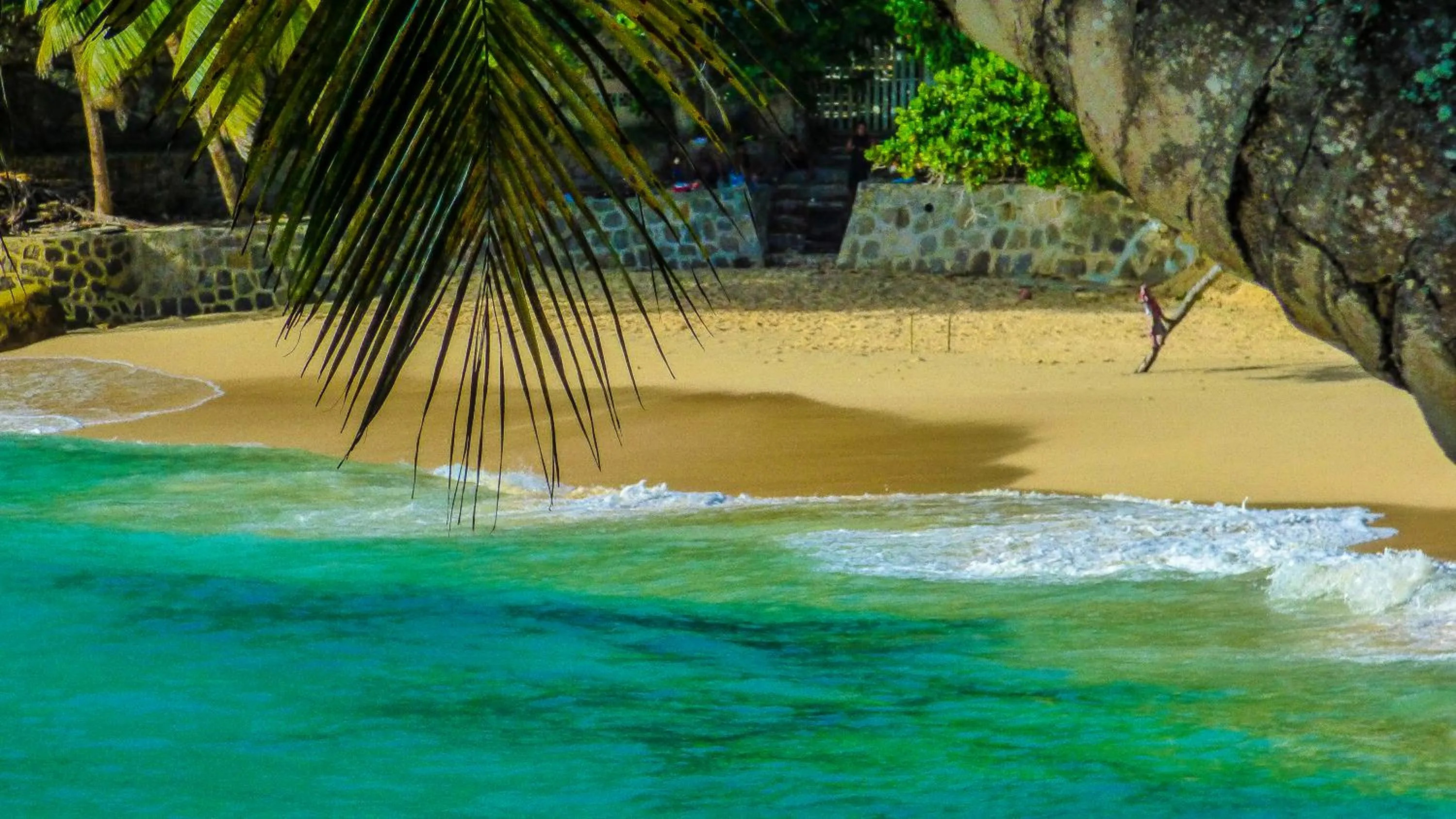 Snorkeling in Mouggae Blues Villas
