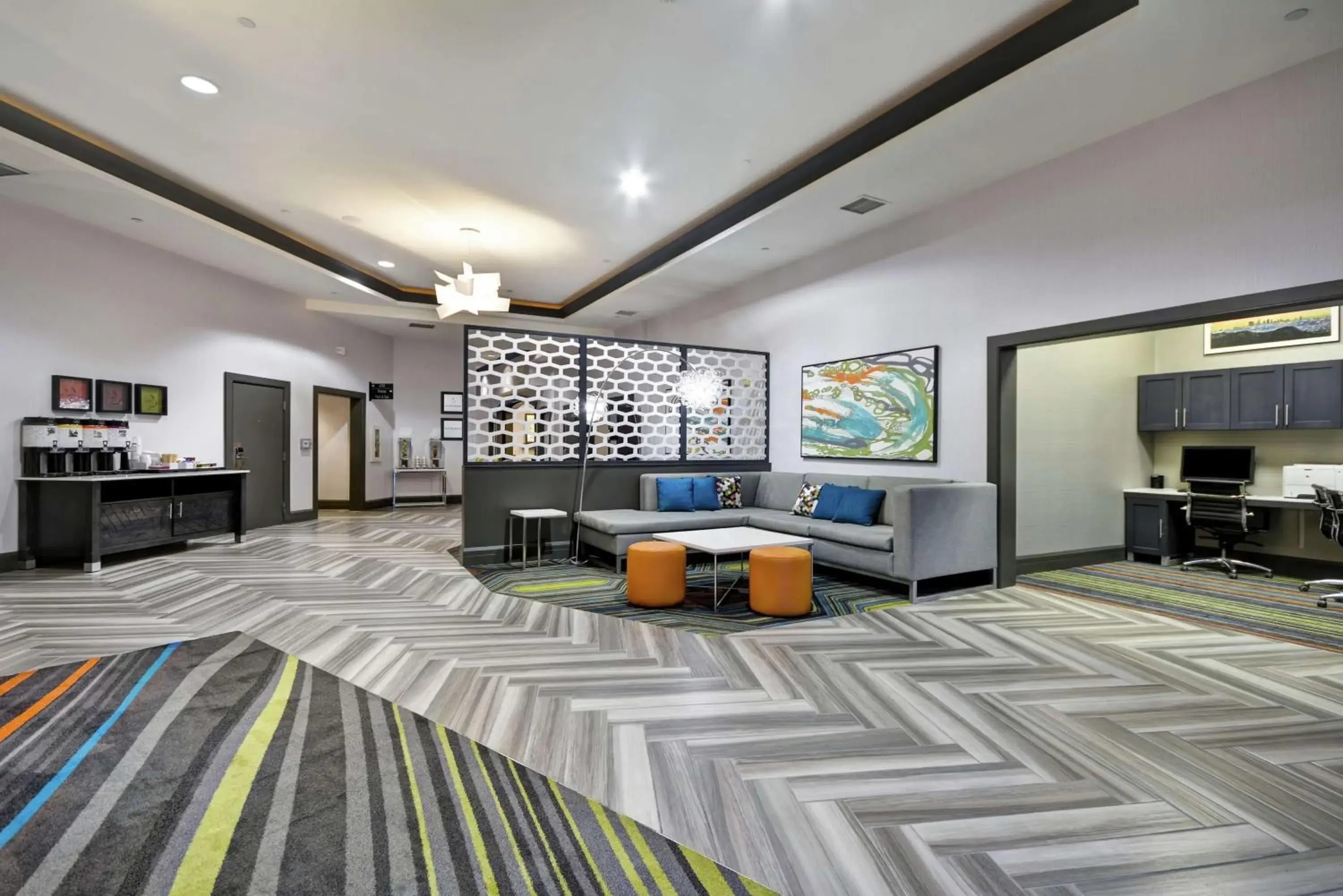 Lobby or reception in Hampton Inn & Suites Los Angeles Burbank Airport Lobby or reception in Hampton Inn & Suites Los Angeles Burbank Airport
