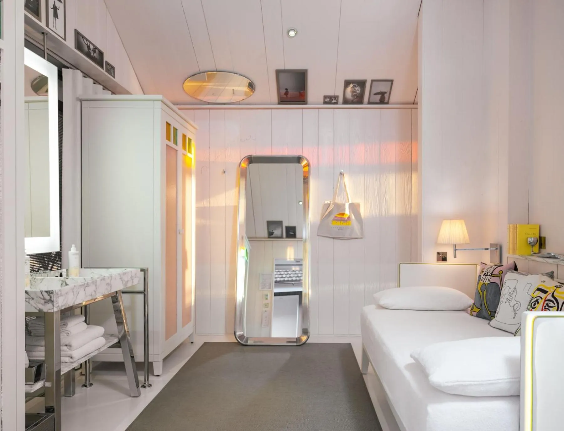 Bed in Hotel La Co(o)rniche