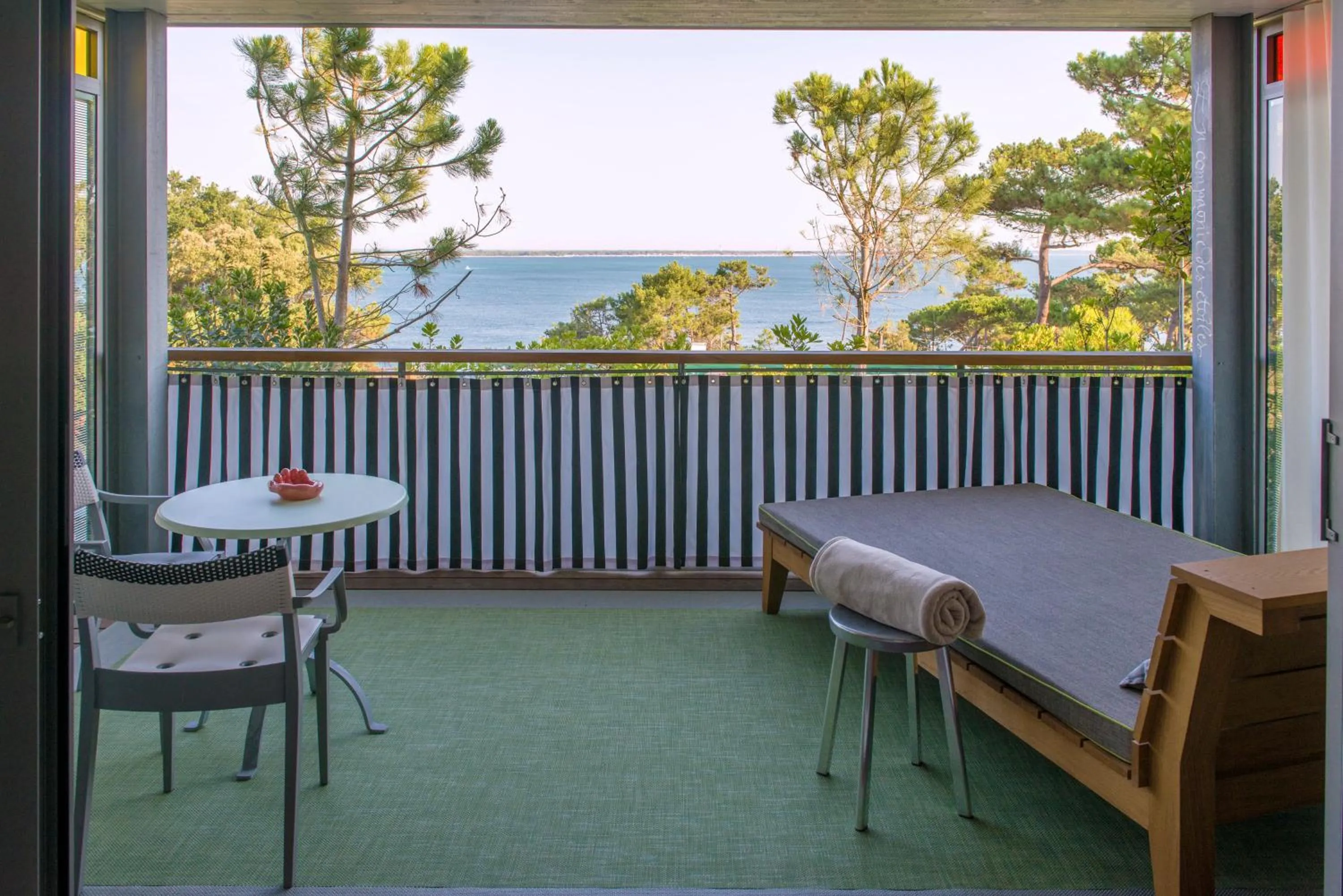 Hotel La Co(o)rniche