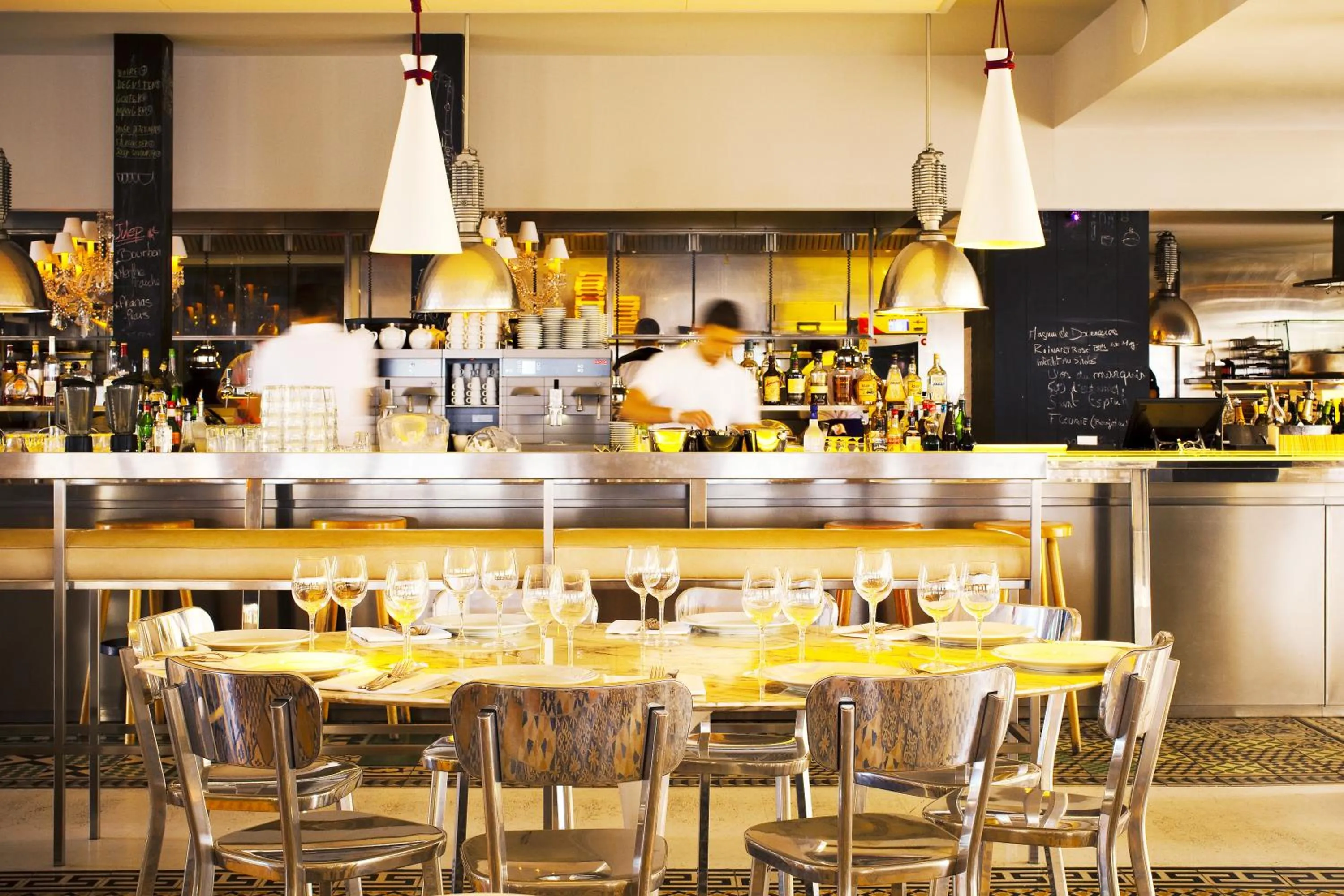 Restaurant/places to eat in Hotel La Co(o)rniche