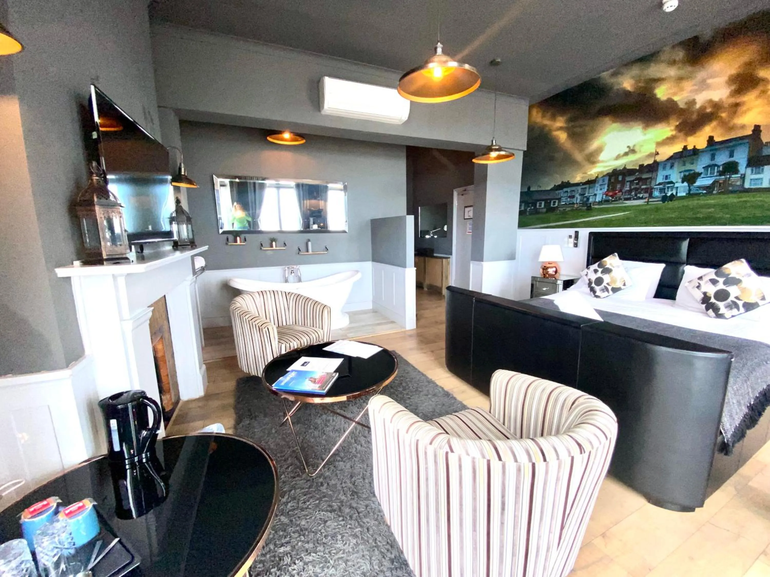 Bed in The Clarendon Hotel